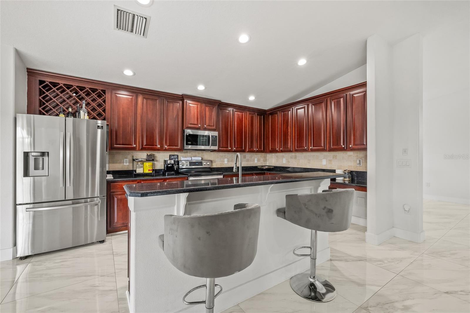 Image 16 of 54 For 3825 Beneraid Street