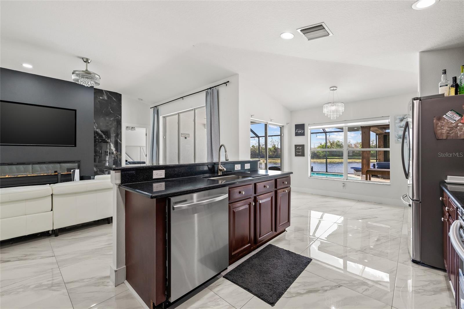 Image 17 of 54 For 3825 Beneraid Street
