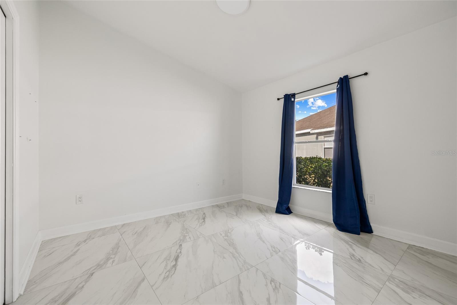 Image 30 of 54 For 3825 Beneraid Street