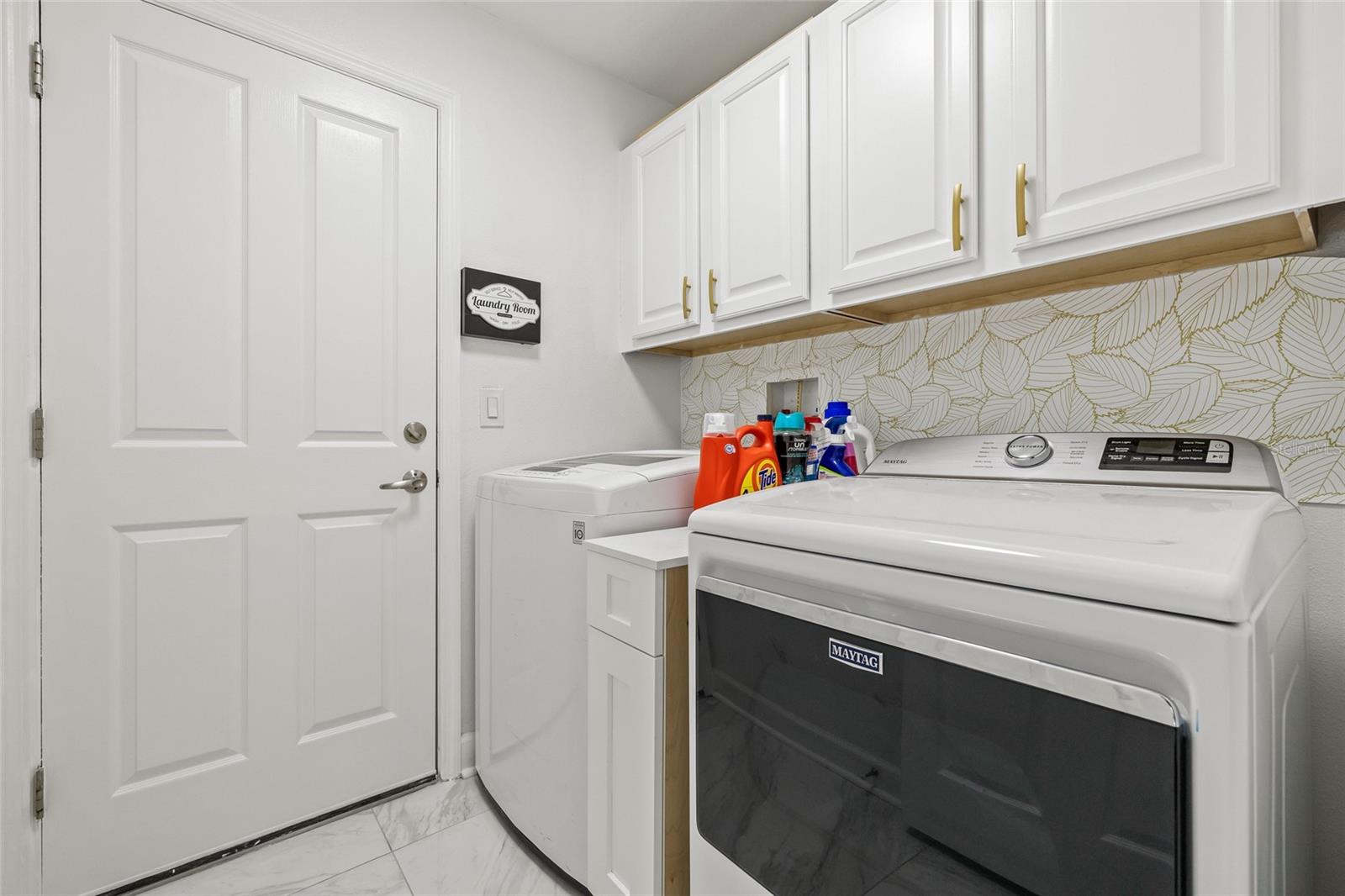 Image 41 of 54 For 3825 Beneraid Street