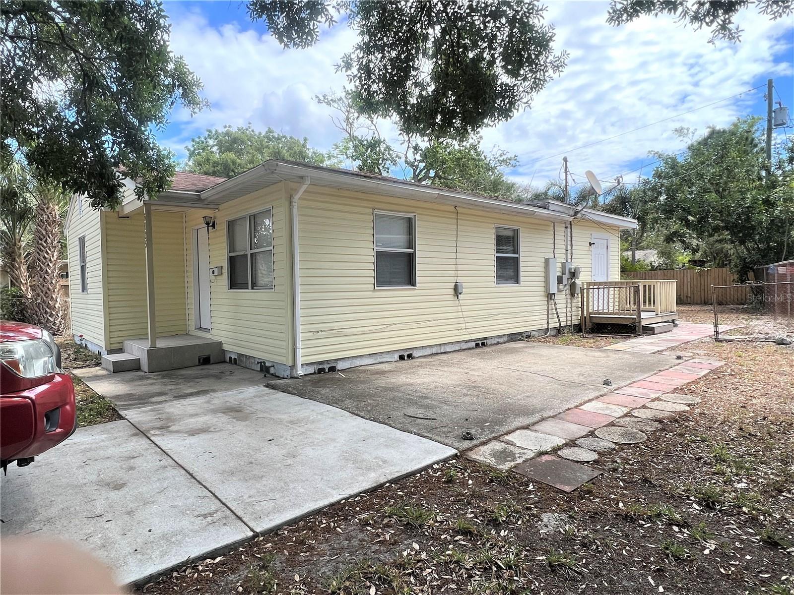 Image 3 of 20 For 6025 Cedar Street Ne