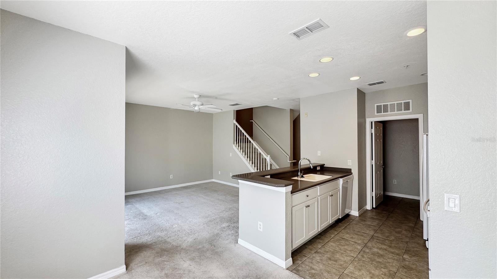 Image 12 of 20 For 2352 Grand Central Parkway 18