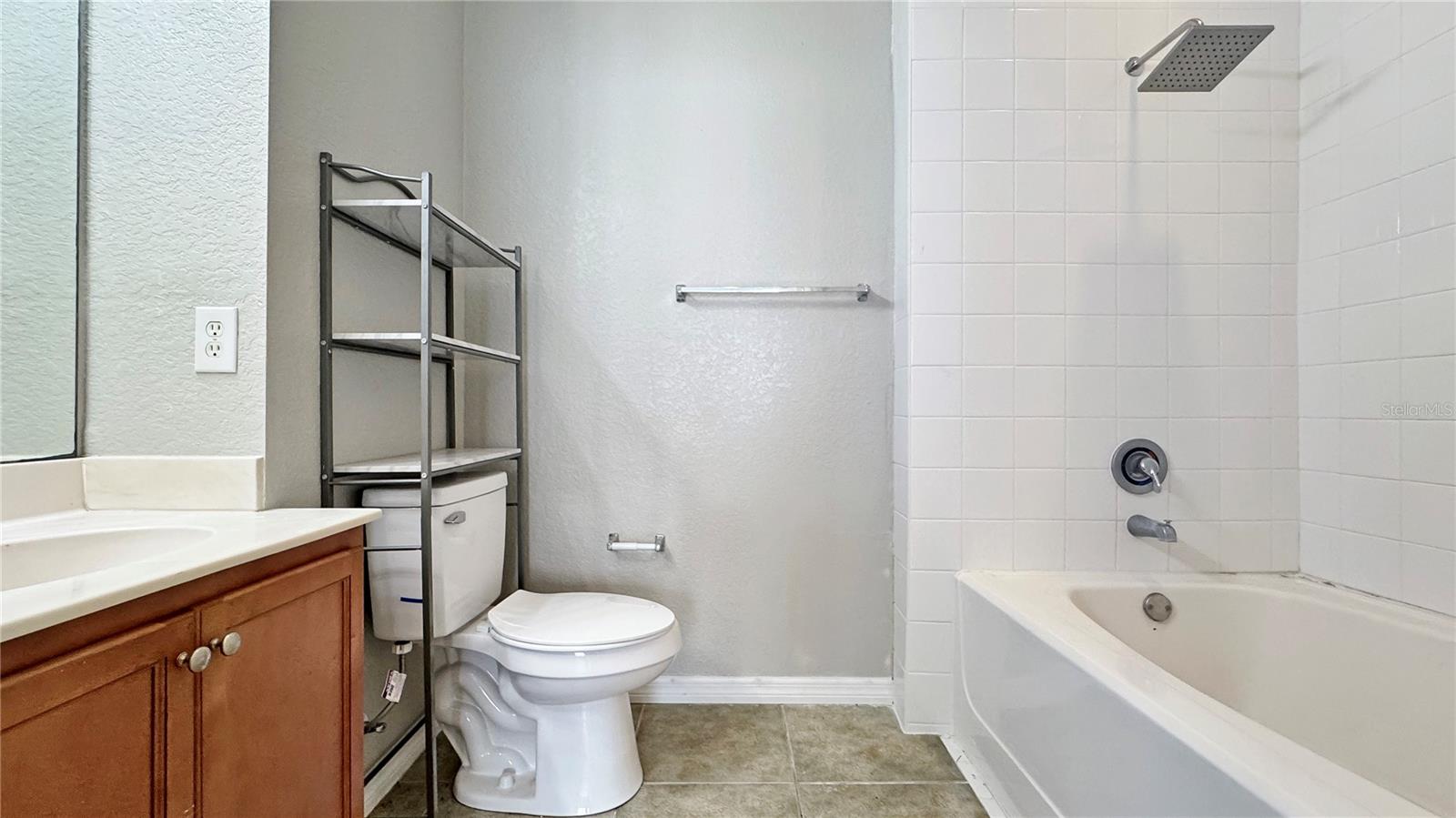 Image 17 of 20 For 2352 Grand Central Parkway 18