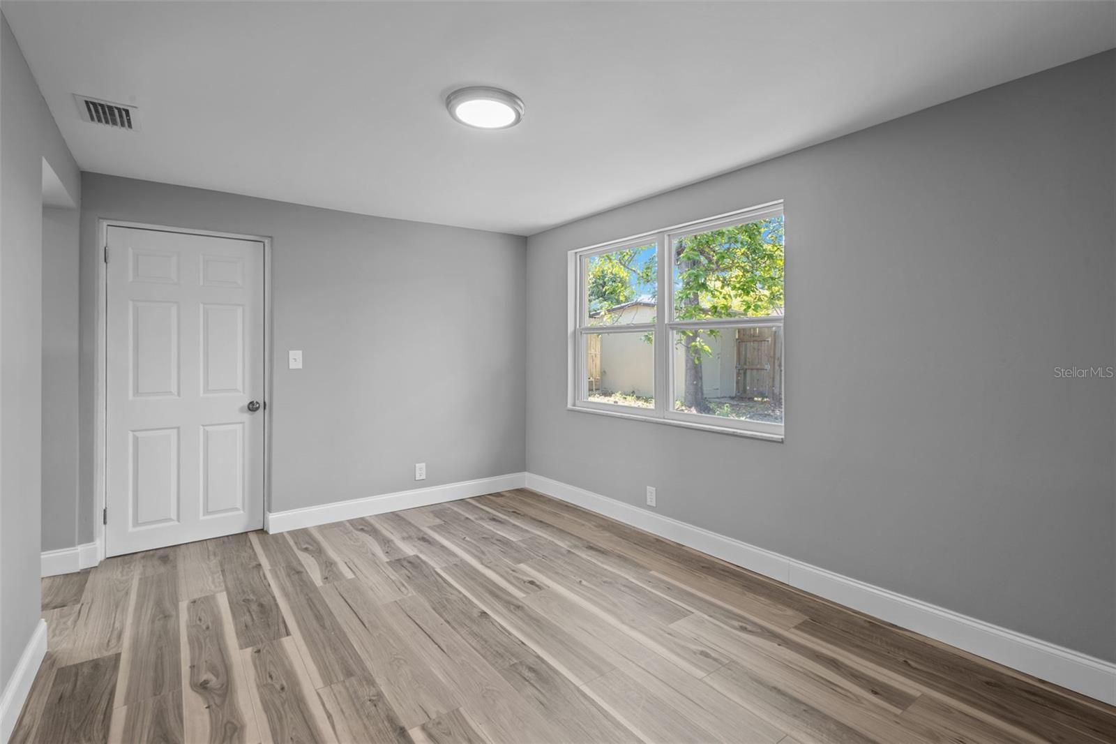 Image 15 of 38 For 660 Palm Avenue