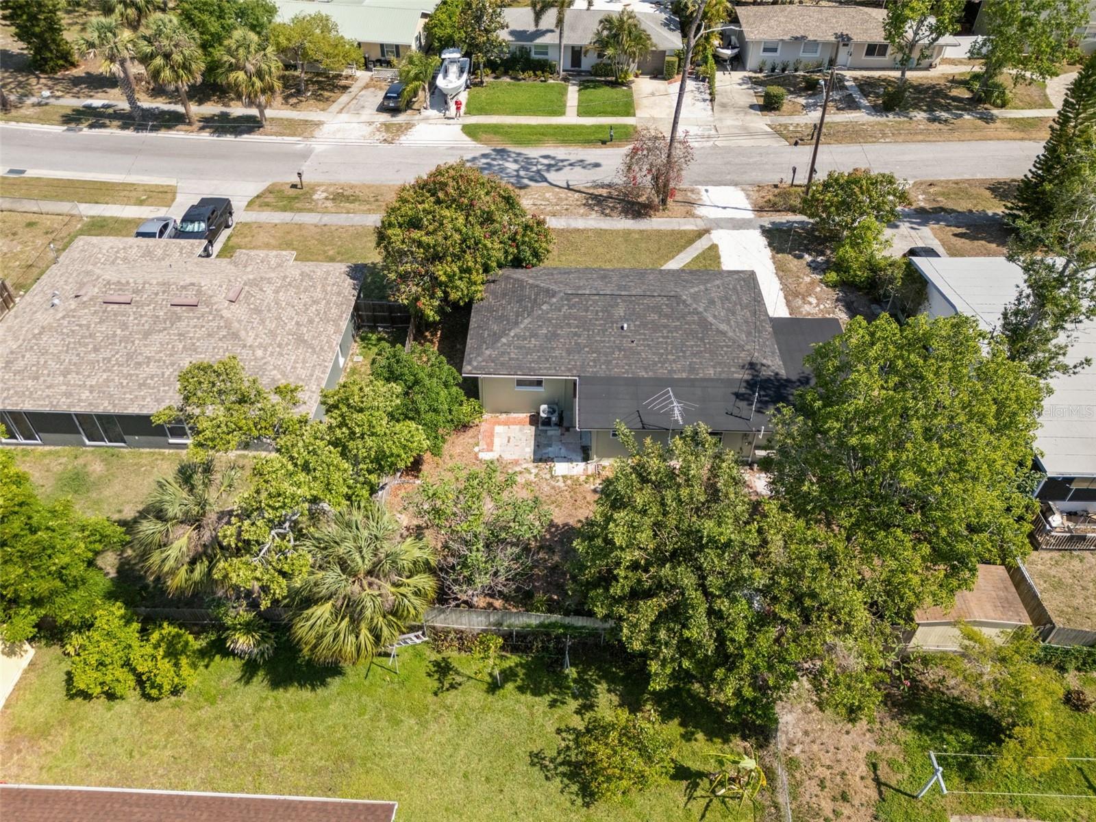 Image 35 of 38 For 660 Palm Avenue