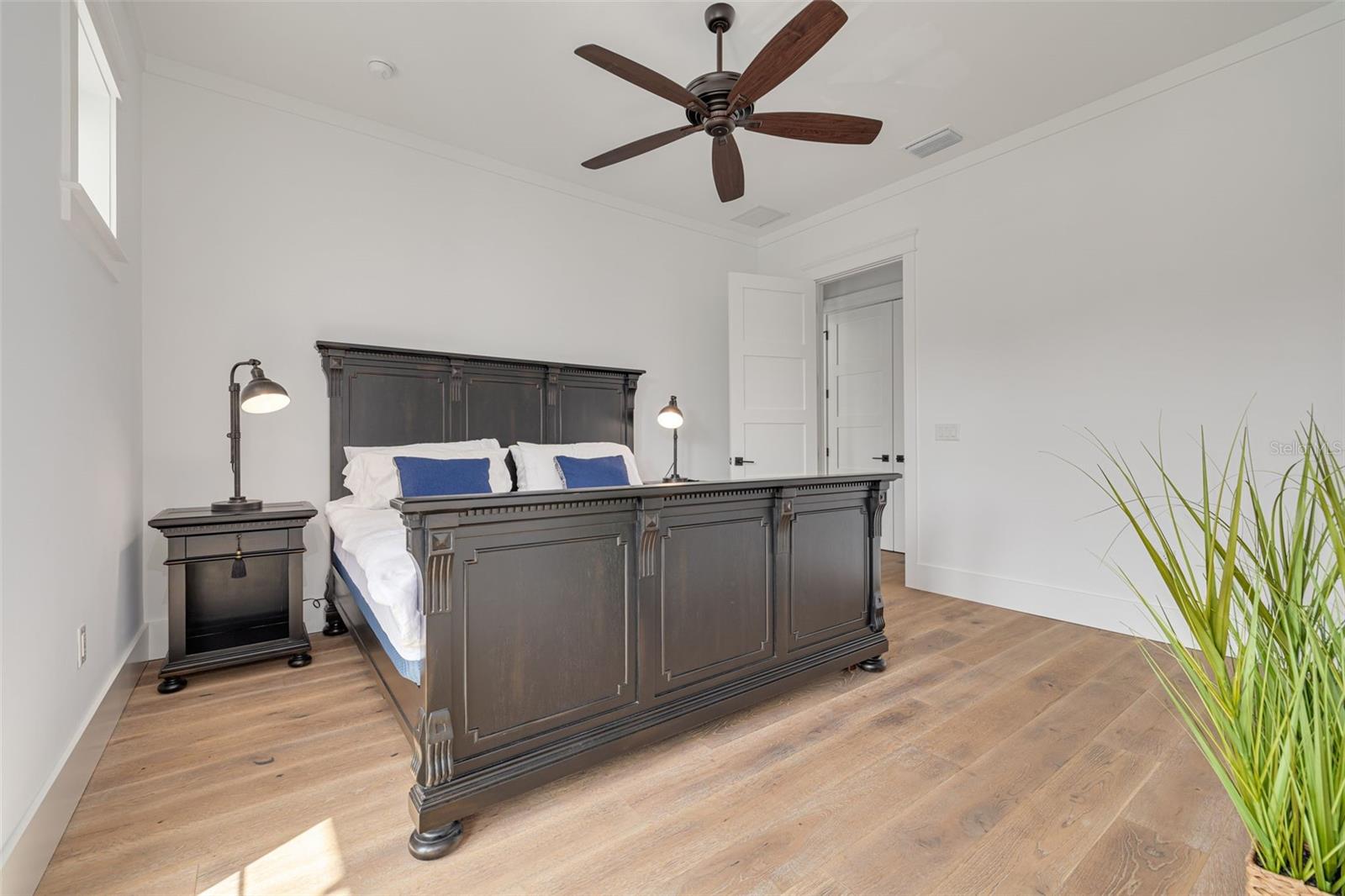 Image 42 of 87 For 721 Brightwaters Boulevard Ne