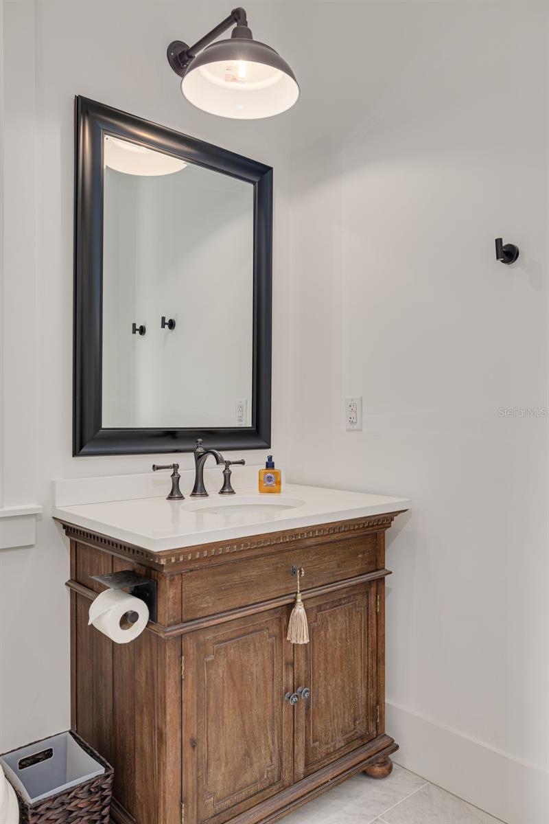 Image 47 of 87 For 721 Brightwaters Boulevard Ne