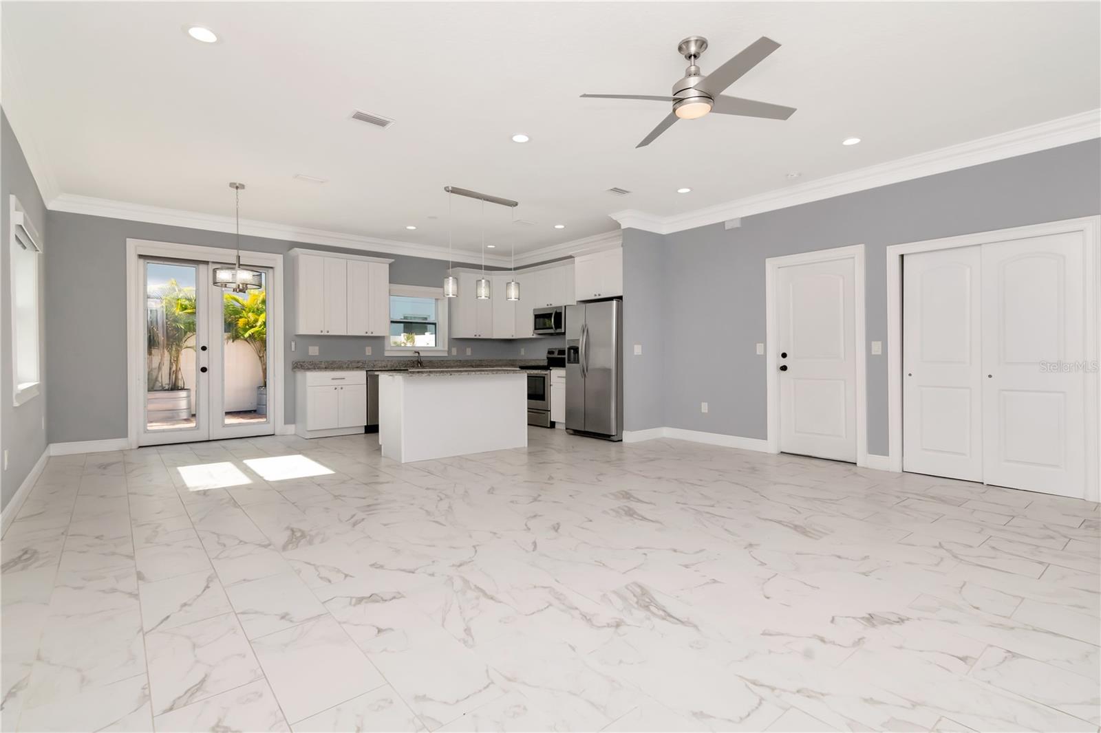 Image 10 of 38 For 212 Floribraska Avenue