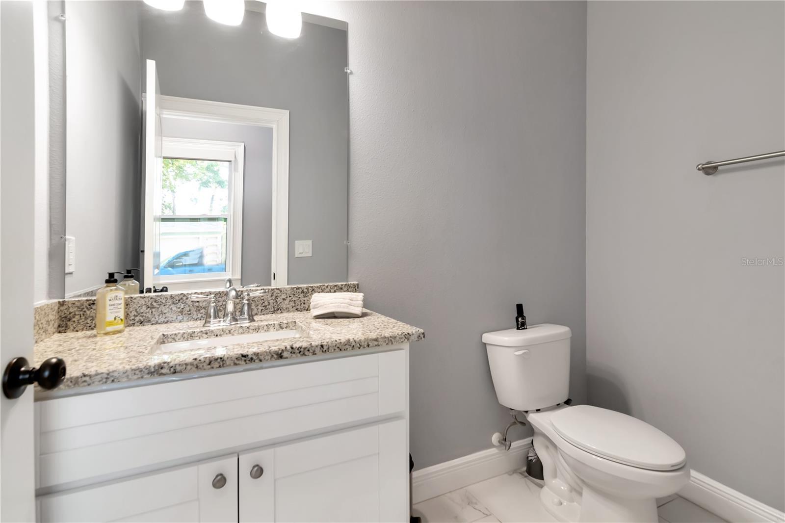 Image 11 of 38 For 212 Floribraska Avenue