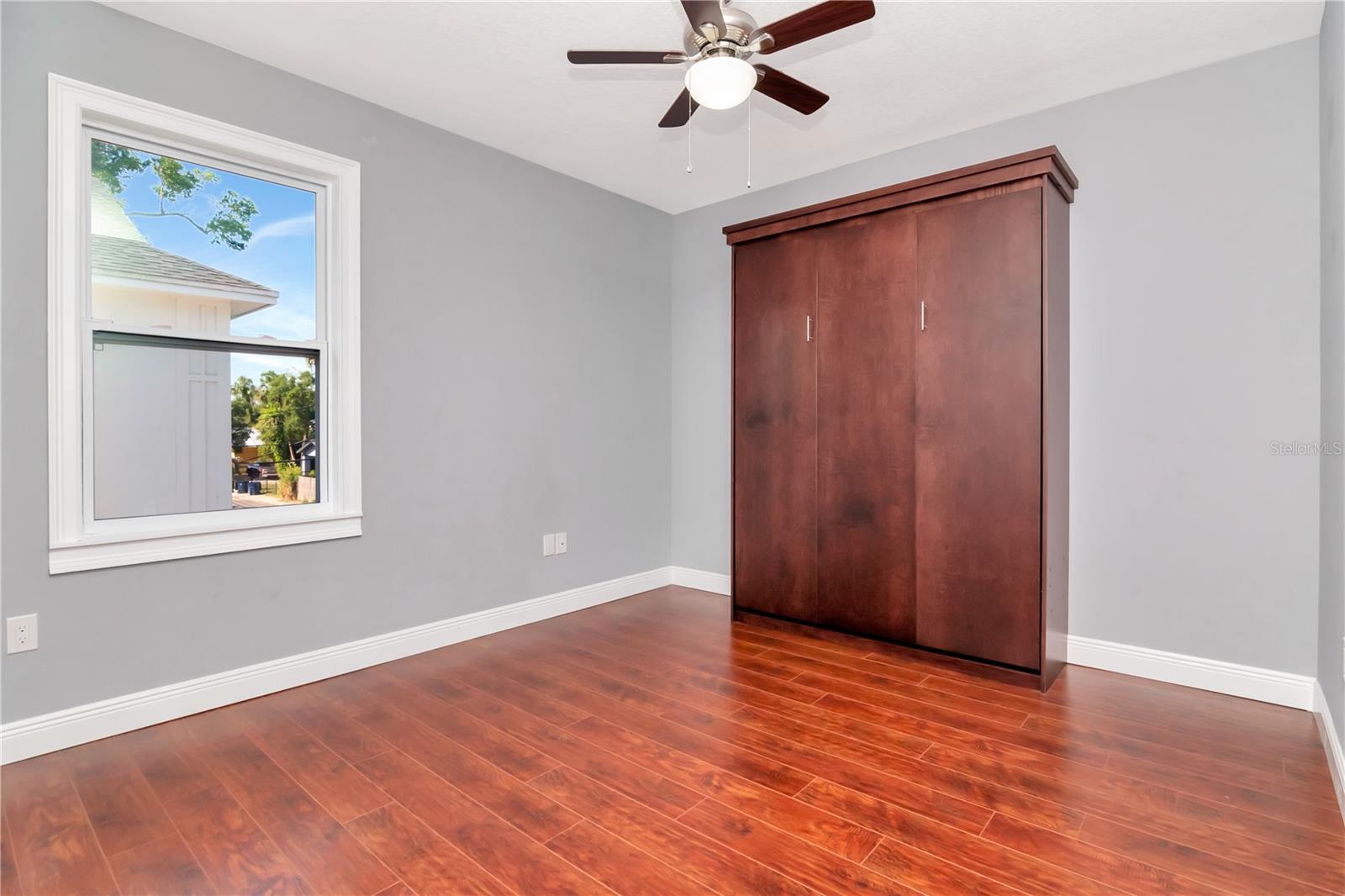 Image 13 of 38 For 212 Floribraska Avenue