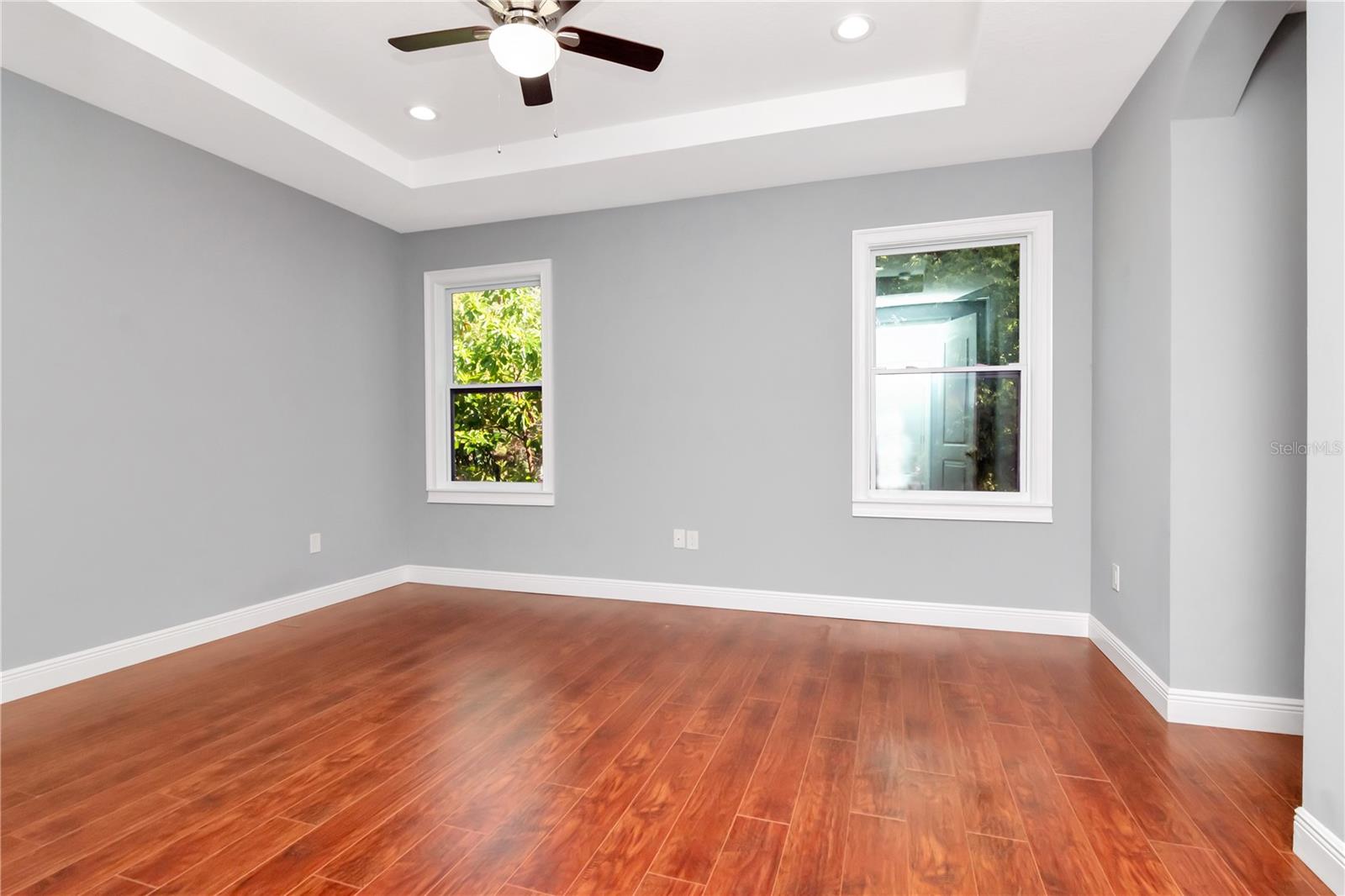 Image 18 of 38 For 212 Floribraska Avenue