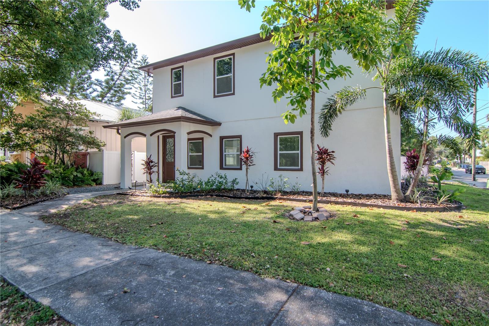 Image 2 of 38 For 212 Floribraska Avenue