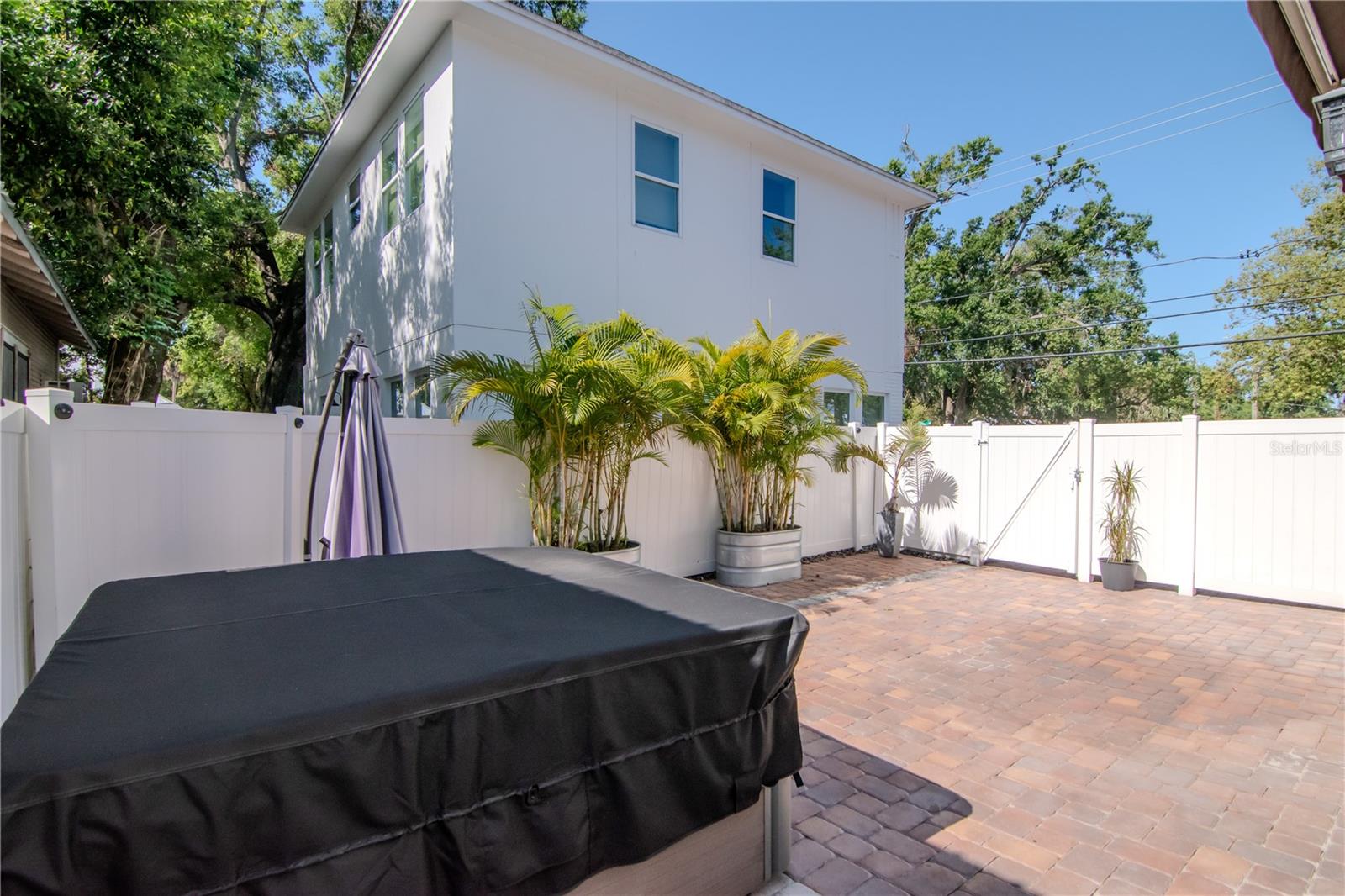 Image 28 of 38 For 212 Floribraska Avenue
