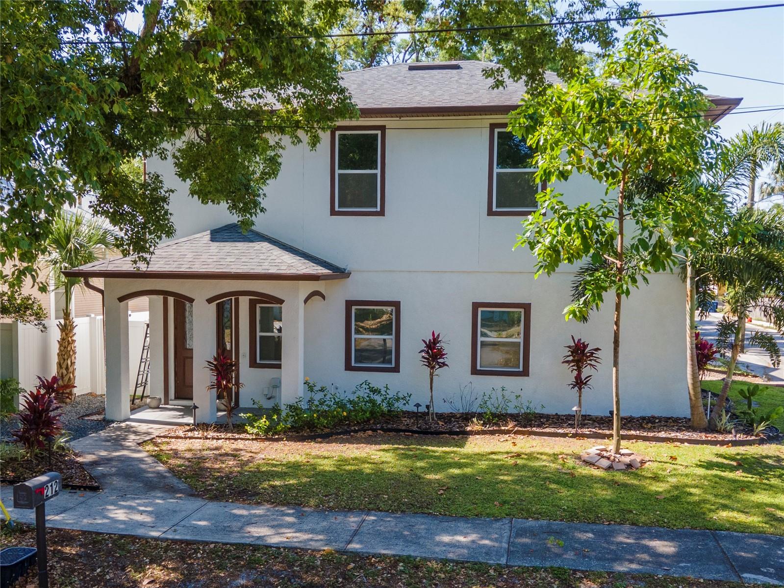 Image 30 of 38 For 212 Floribraska Avenue