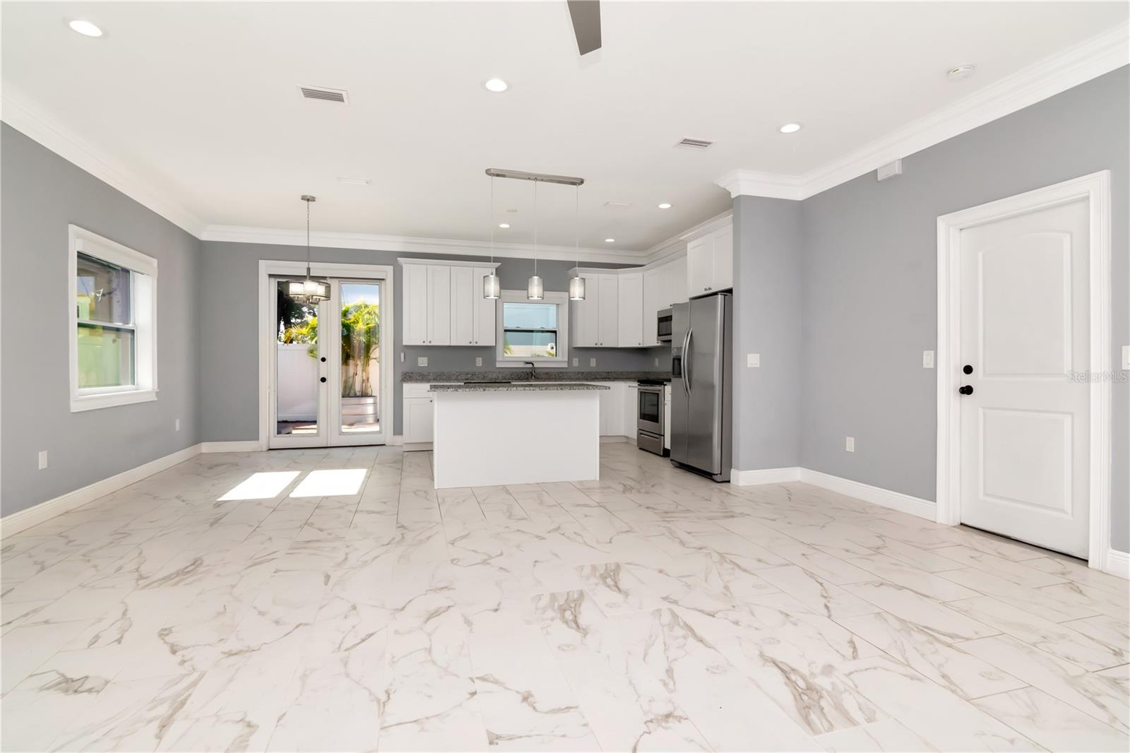Image 4 of 38 For 212 Floribraska Avenue