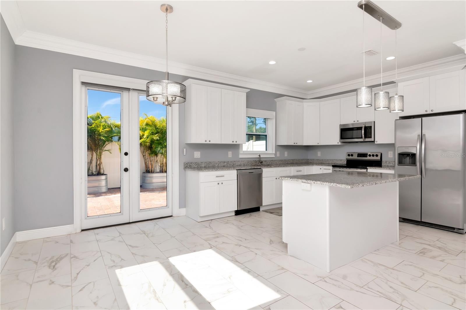 Image 6 of 38 For 212 Floribraska Avenue