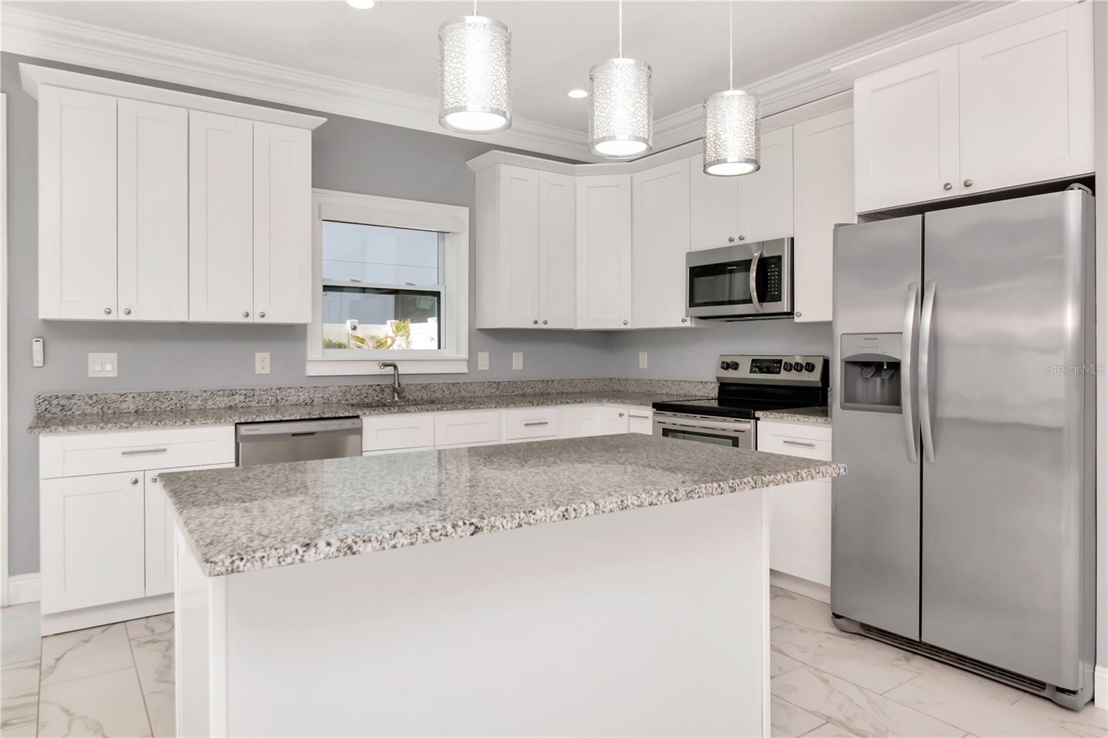 Image 7 of 38 For 212 Floribraska Avenue