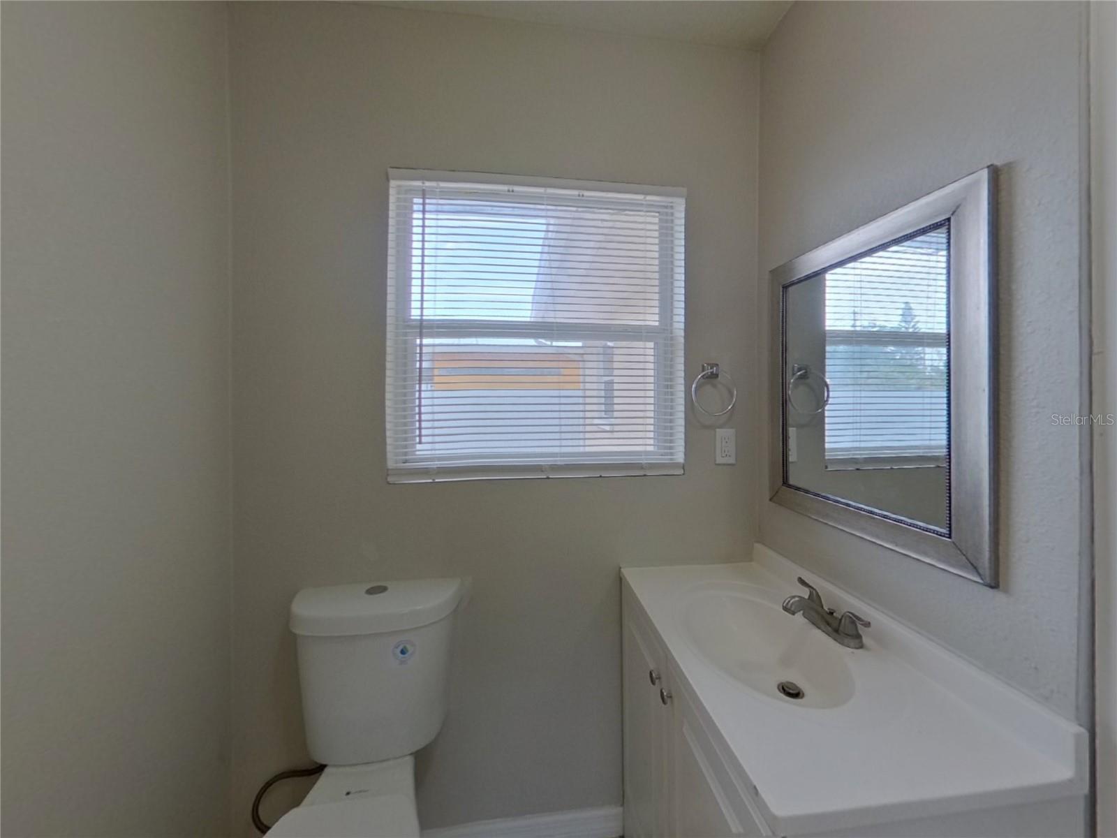 Image 12 of 16 For 3327 Kingston Street N