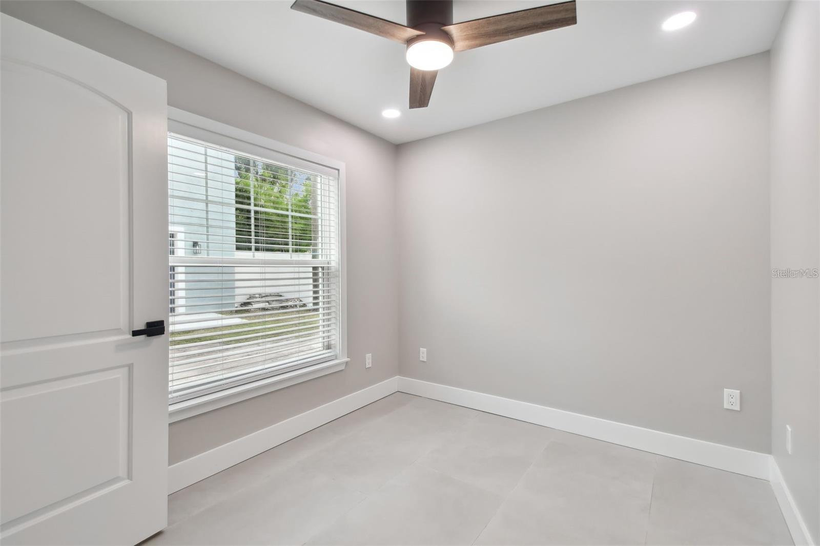 Image 20 of 27 For 2931 5th Avenue S