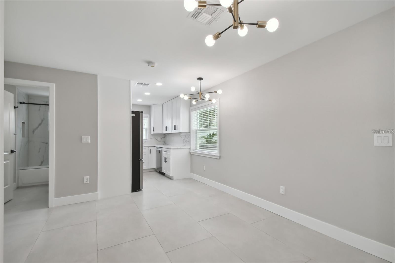Image 3 of 27 For 2931 5th Avenue S
