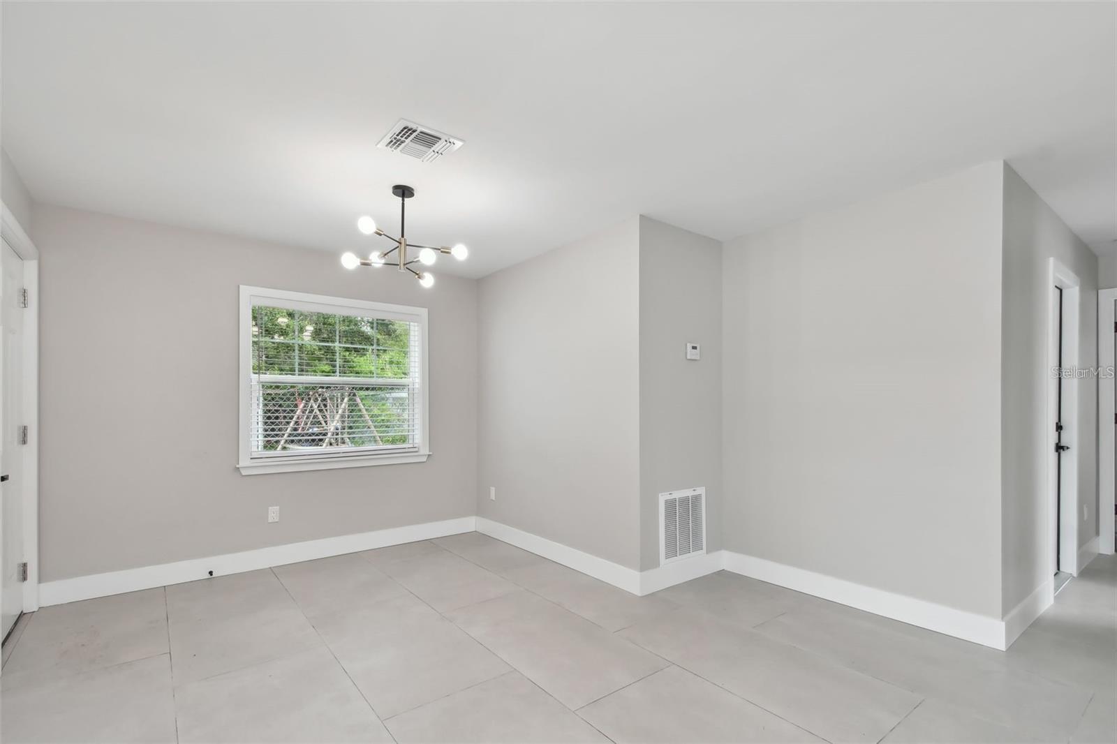 Image 4 of 27 For 2931 5th Avenue S
