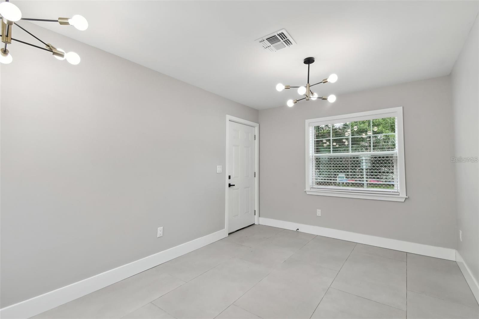 Image 6 of 27 For 2931 5th Avenue S