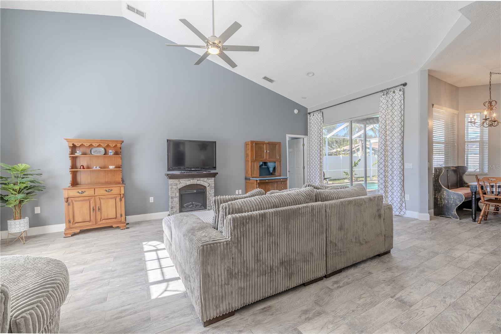 Image 6 of 53 For 4951 Musselshell Drive