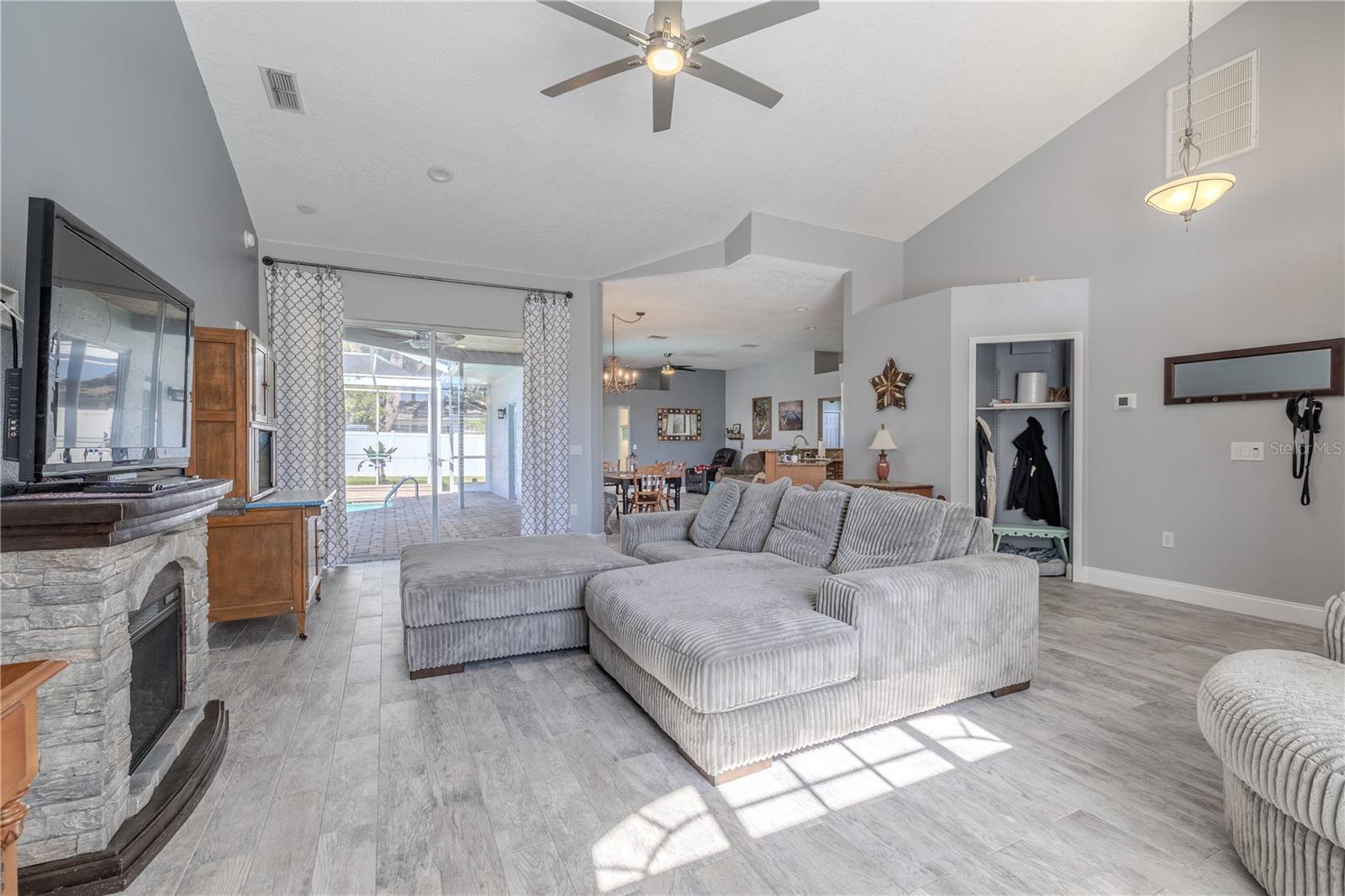 Image 7 of 53 For 4951 Musselshell Drive