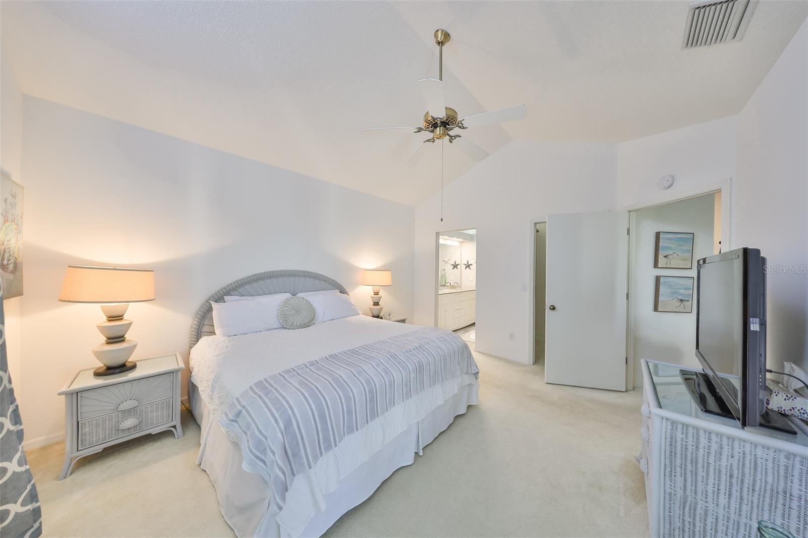 Image 13 of 42 For 1140 Golfview Woods Drive 1140