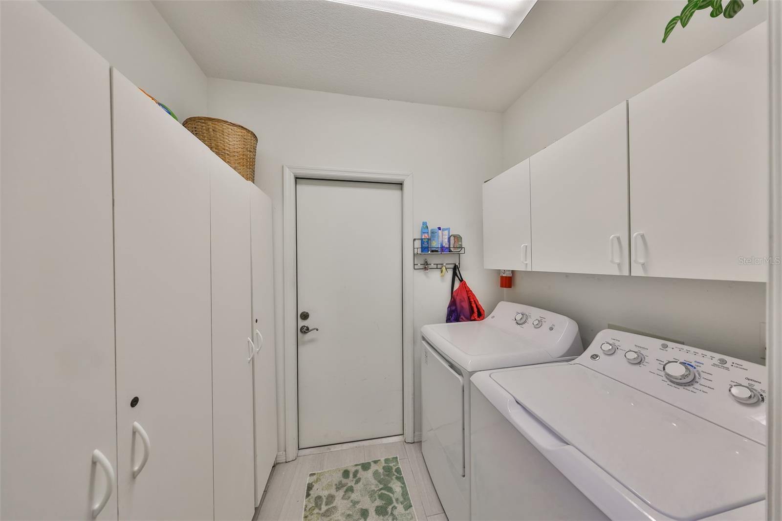 Image 37 of 42 For 1140 Golfview Woods Drive 1140