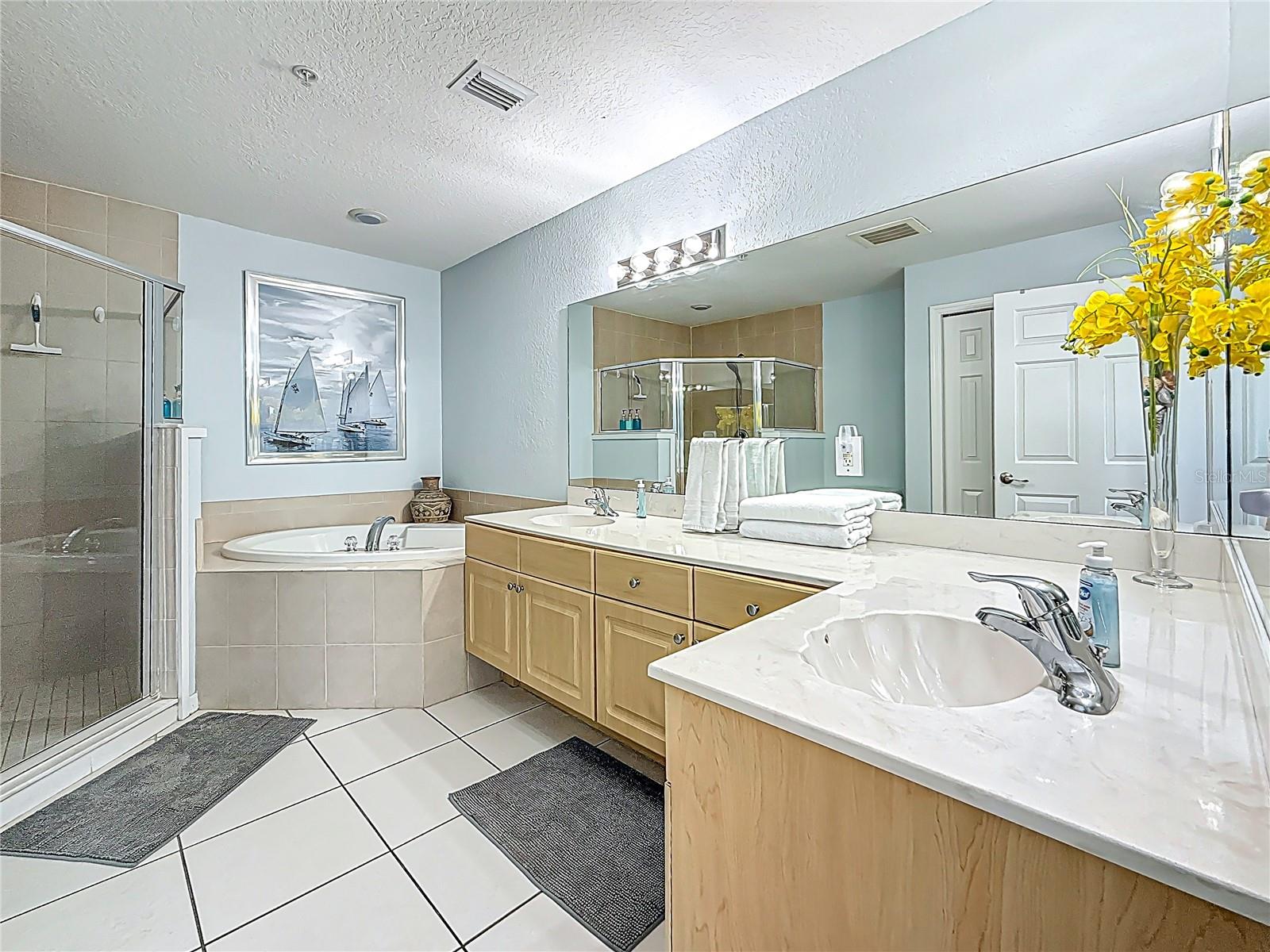 Image 34 of 54 For 13999 Gulf Boulevard 501