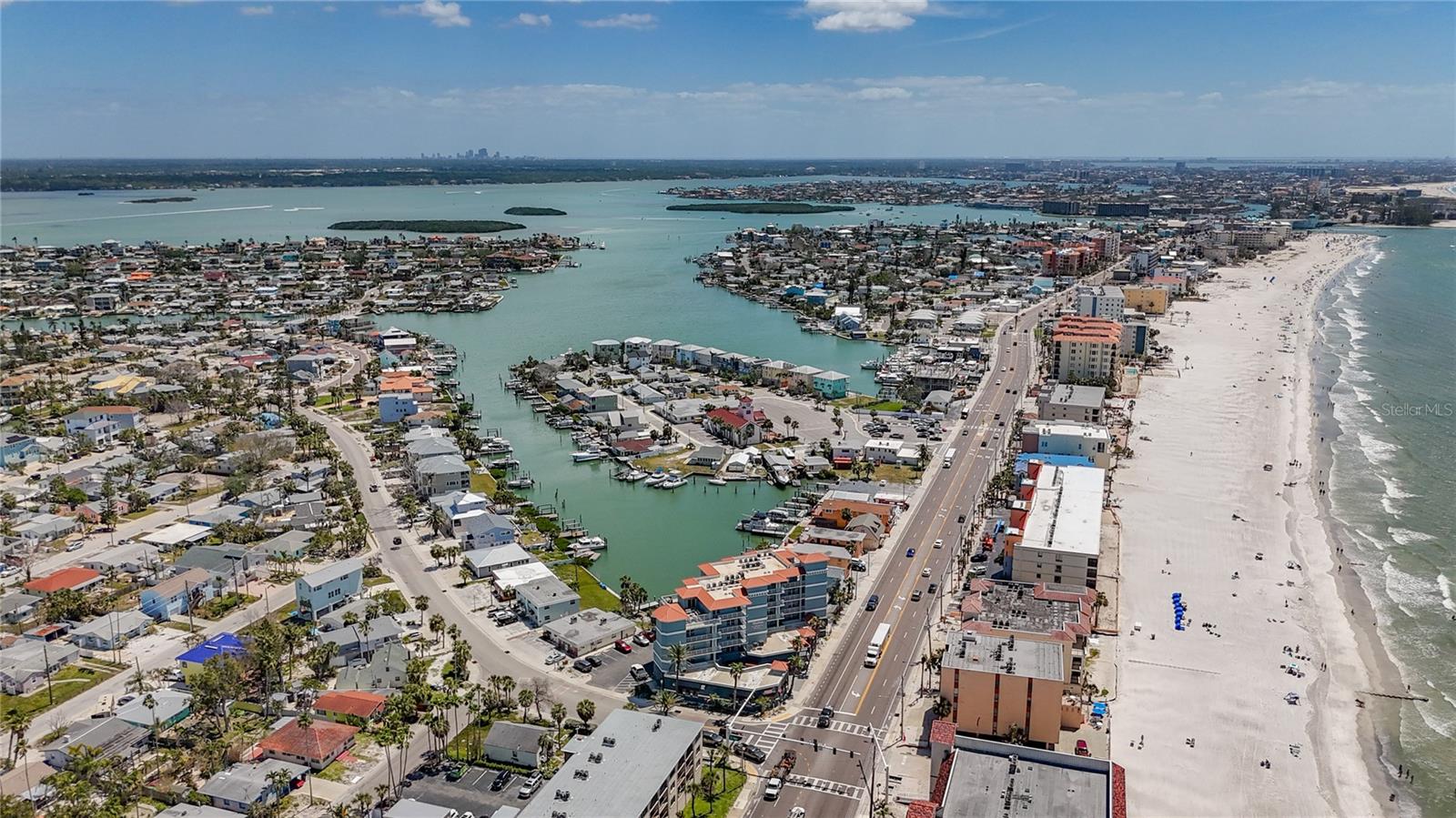 Image 55 of 58 For 13999 Gulf Boulevard 501