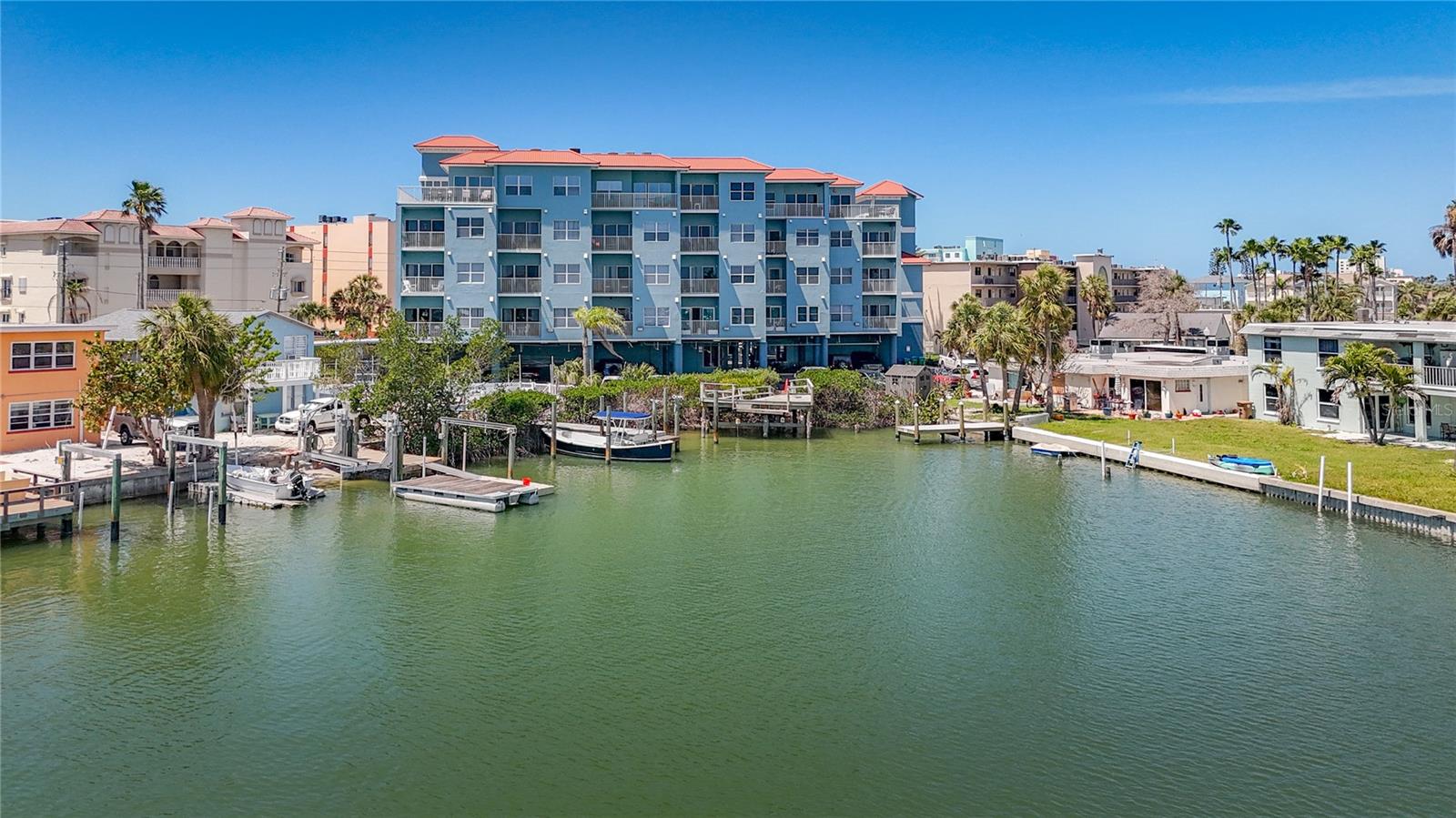 Image 56 of 58 For 13999 Gulf Boulevard 501