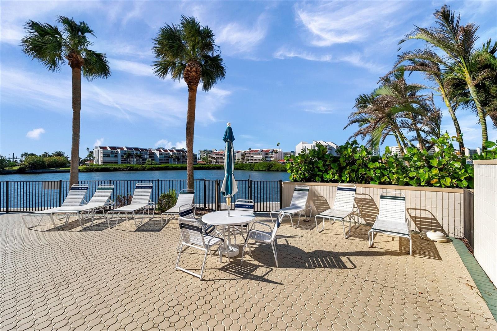 Image 36 of 59 For 7400 Sun Island Drive S 206