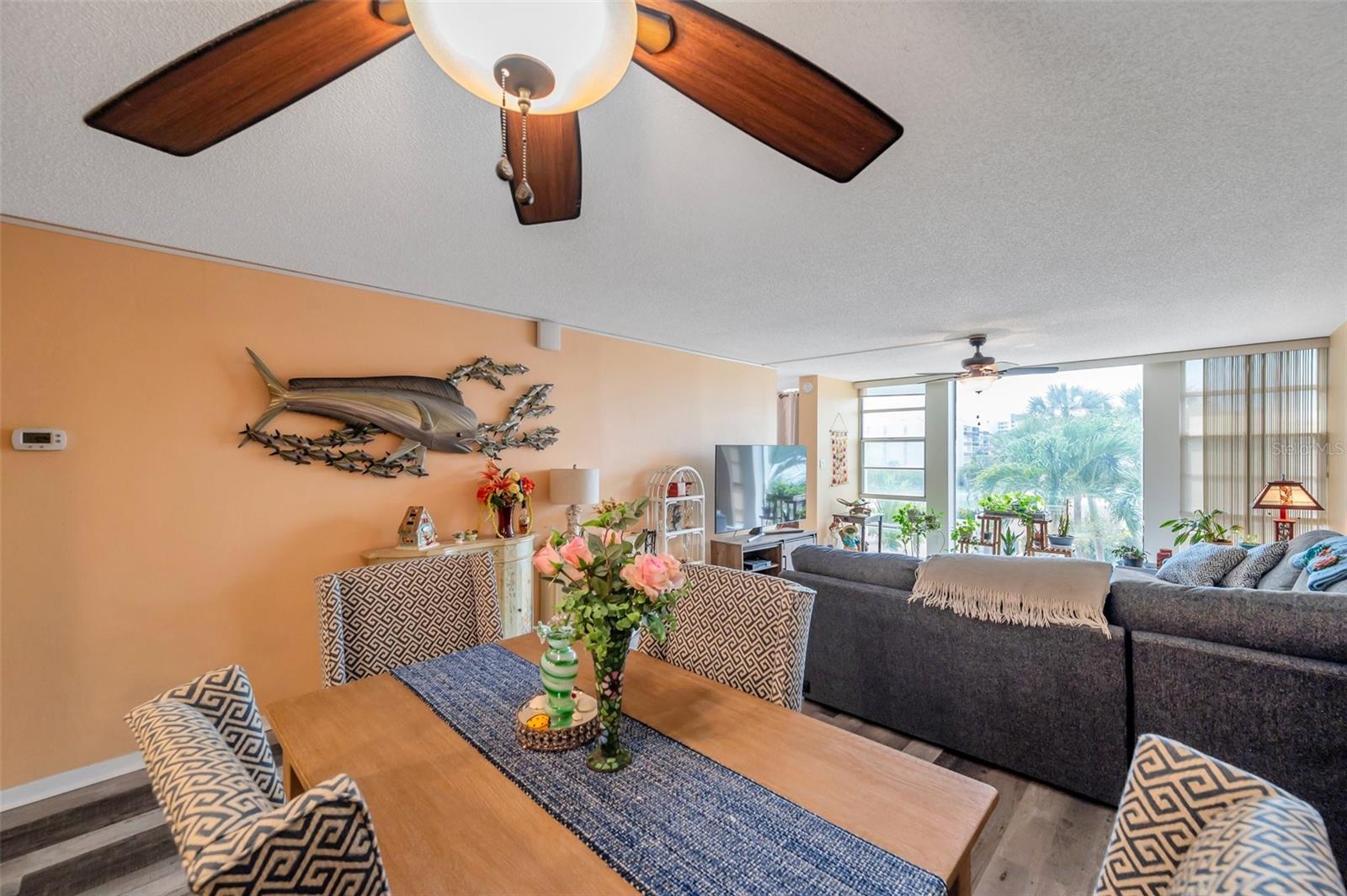 Image 6 of 59 For 7400 Sun Island Drive S 206