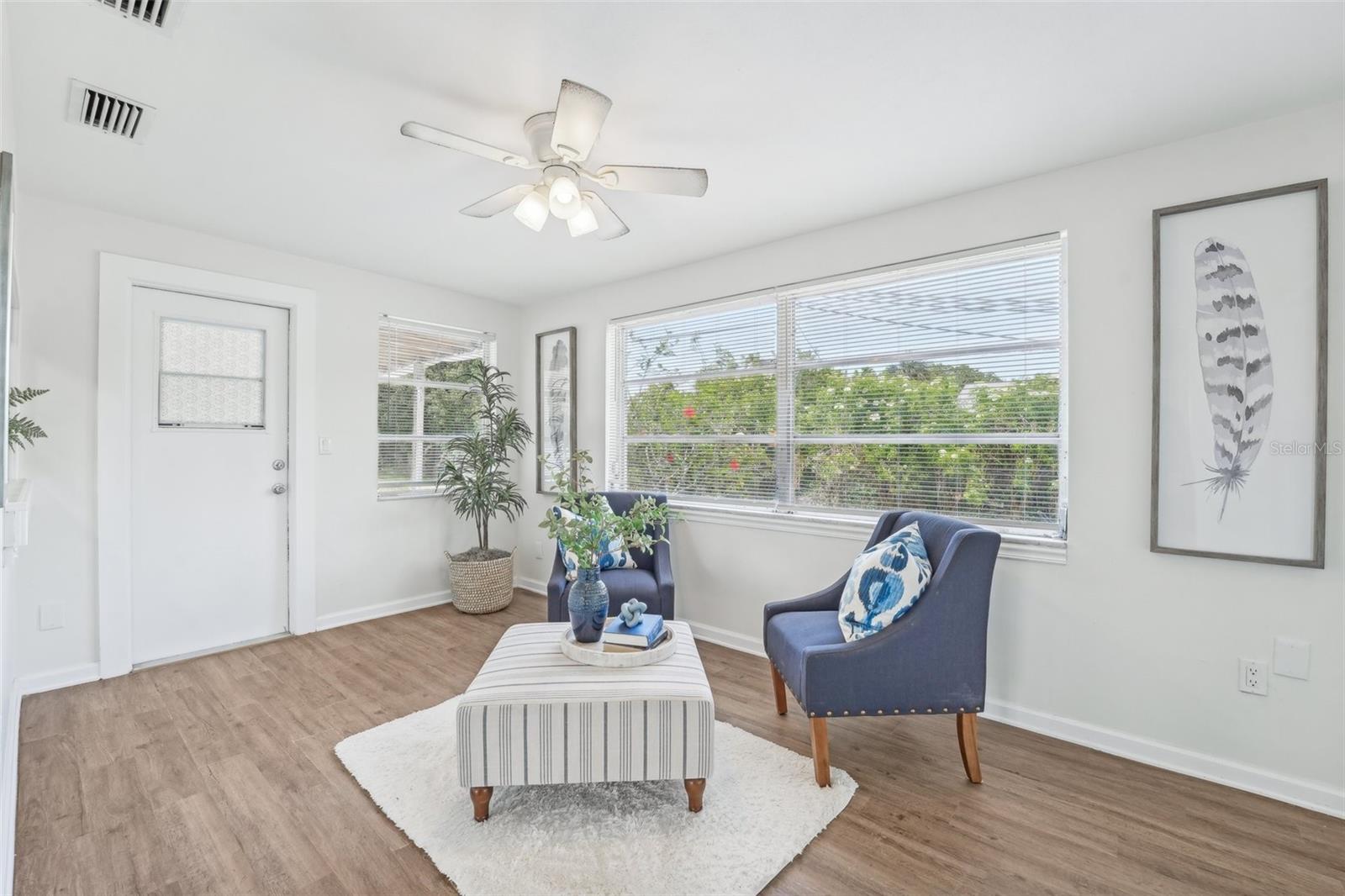 Image 21 of 67 For 3813 Luma Dr