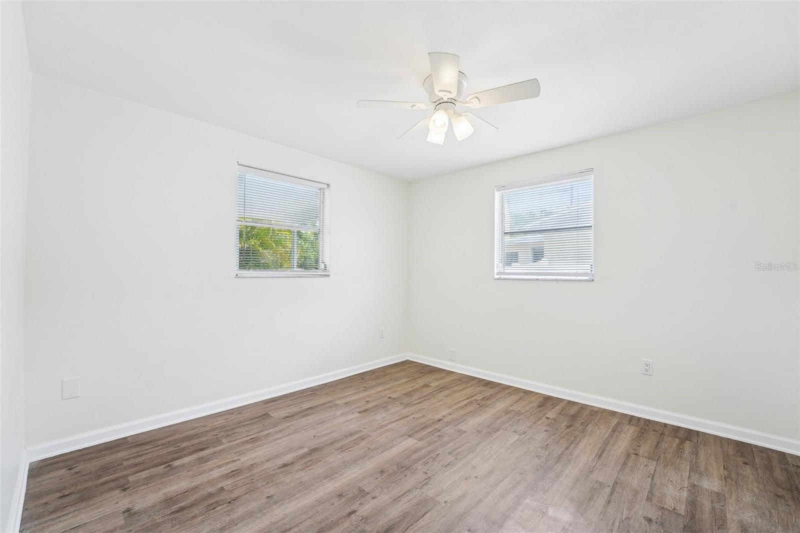 Image 33 of 67 For 3813 Luma Dr