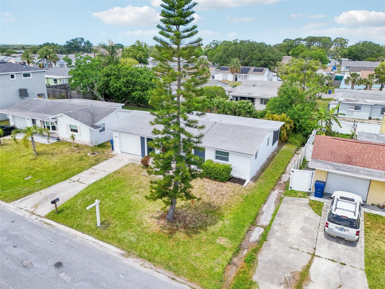 Image 49 of 67 For 3813 Luma Dr