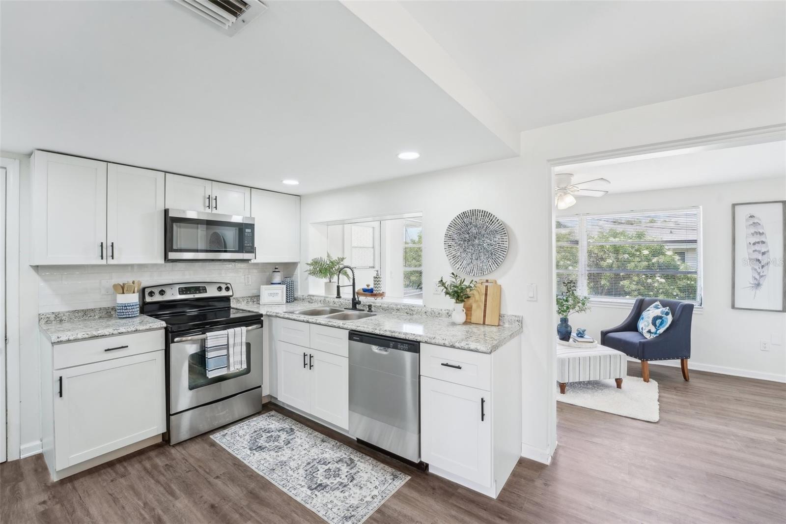 Image 6 of 67 For 3813 Luma Dr