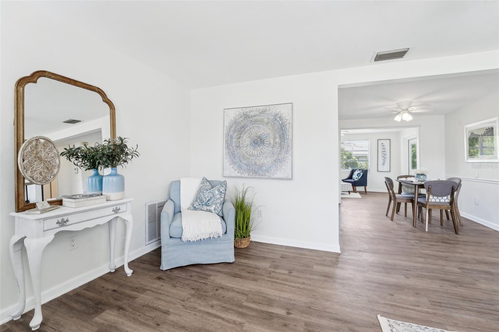 Image 9 of 67 For 3813 Luma Dr