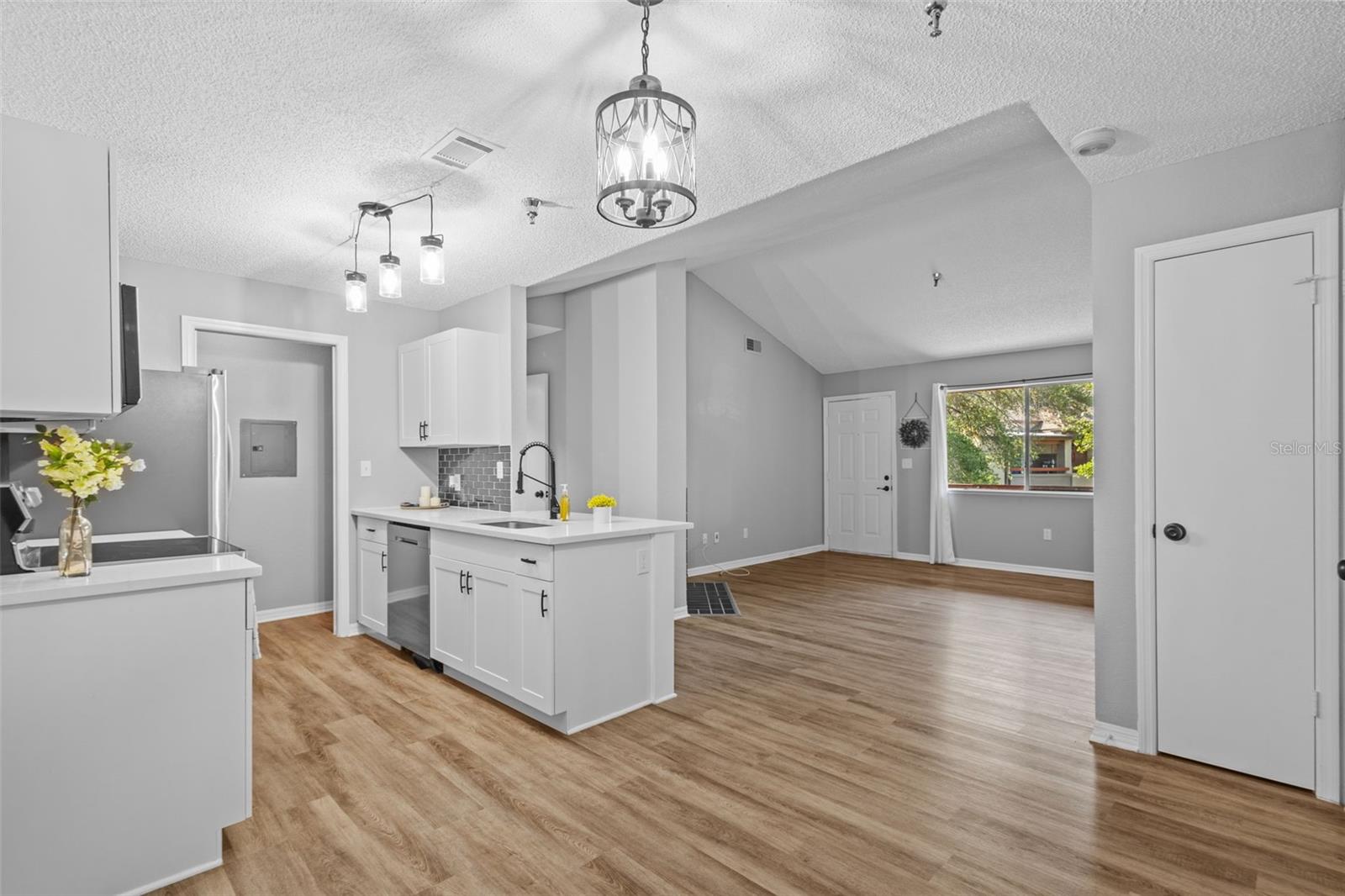 Image 7 of 43 For 10265 Gandy Boulevard N 1406