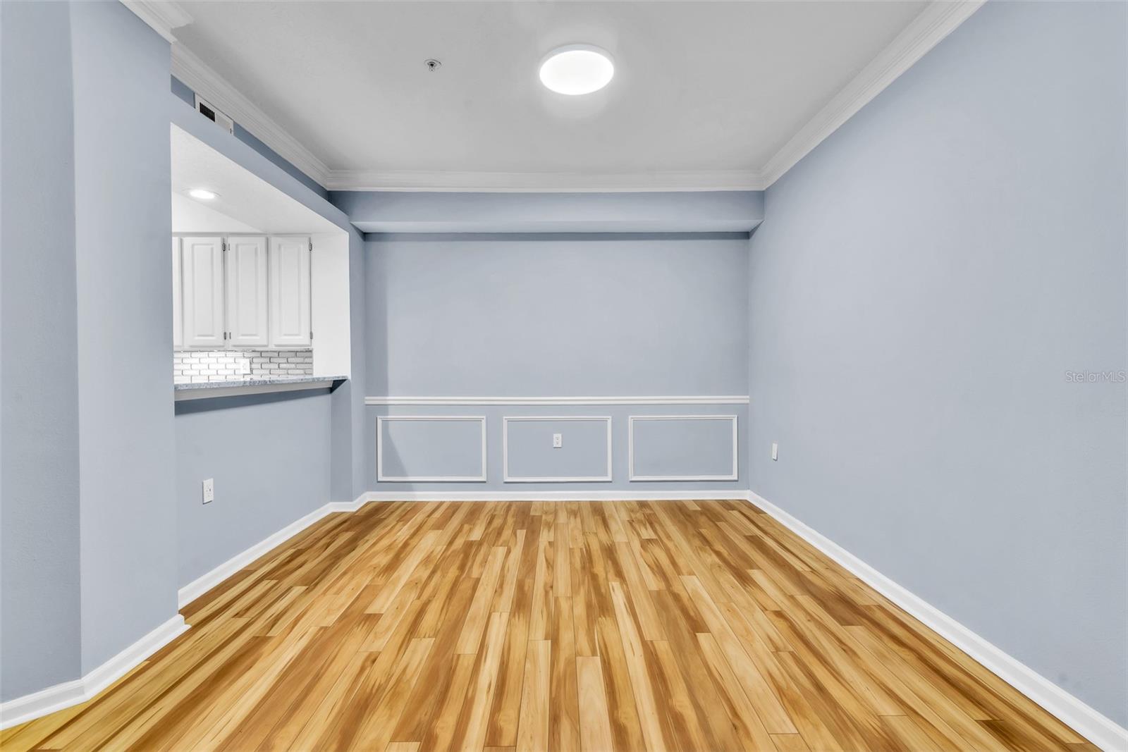 Image 11 of 55 For 5301 Bay Club Circle
