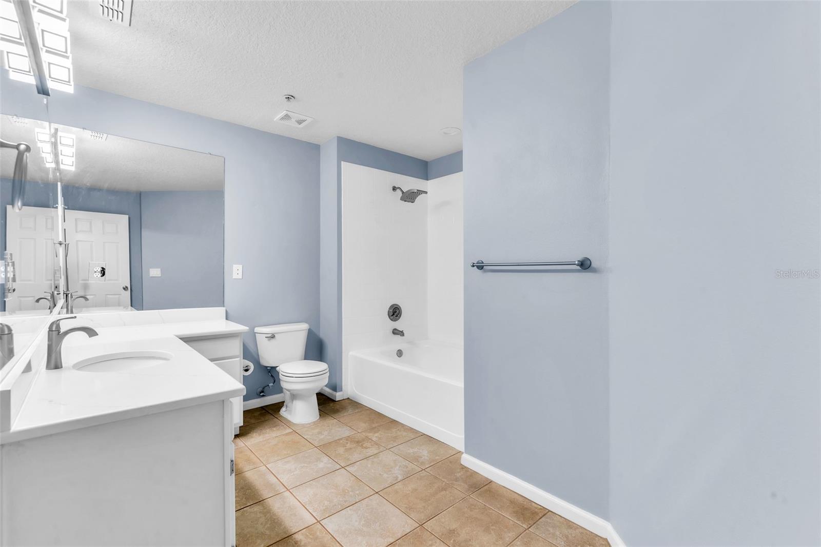 Image 24 of 55 For 5301 Bay Club Circle