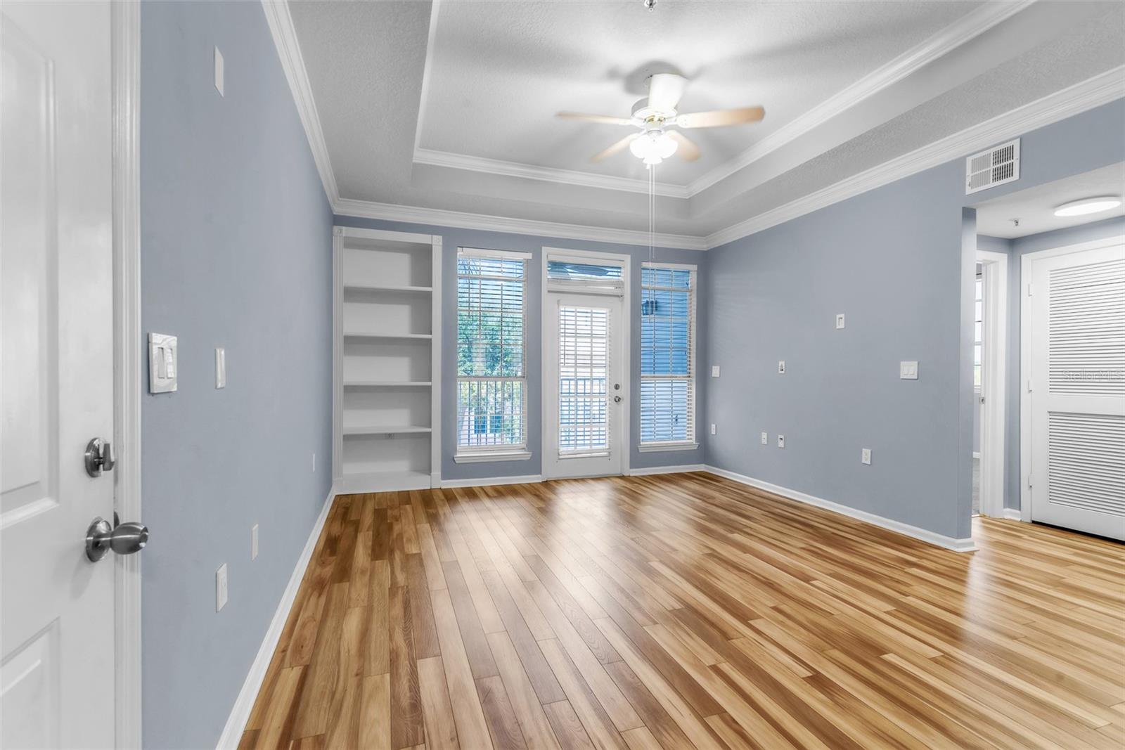 Image 7 of 55 For 5301 Bay Club Circle