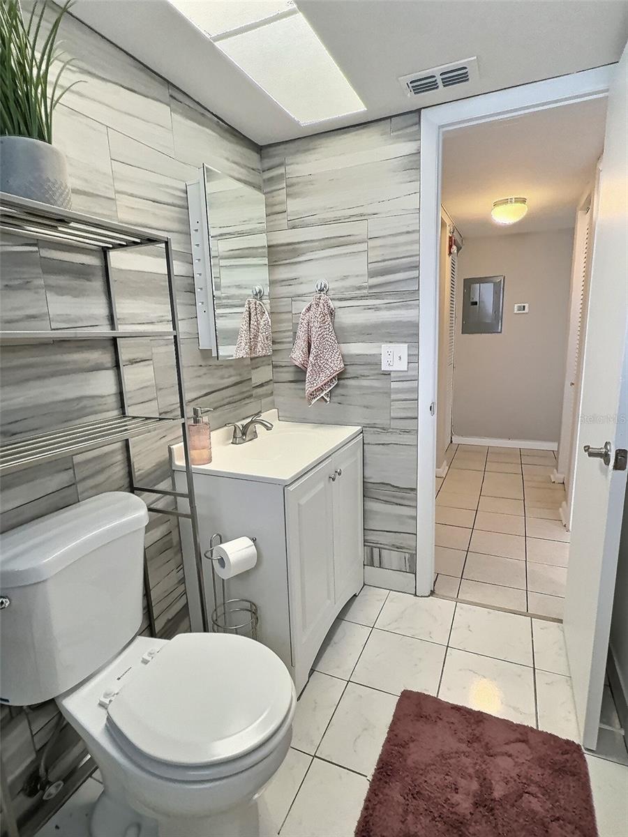Image 13 of 35 For 1001 77th Avenue N 206