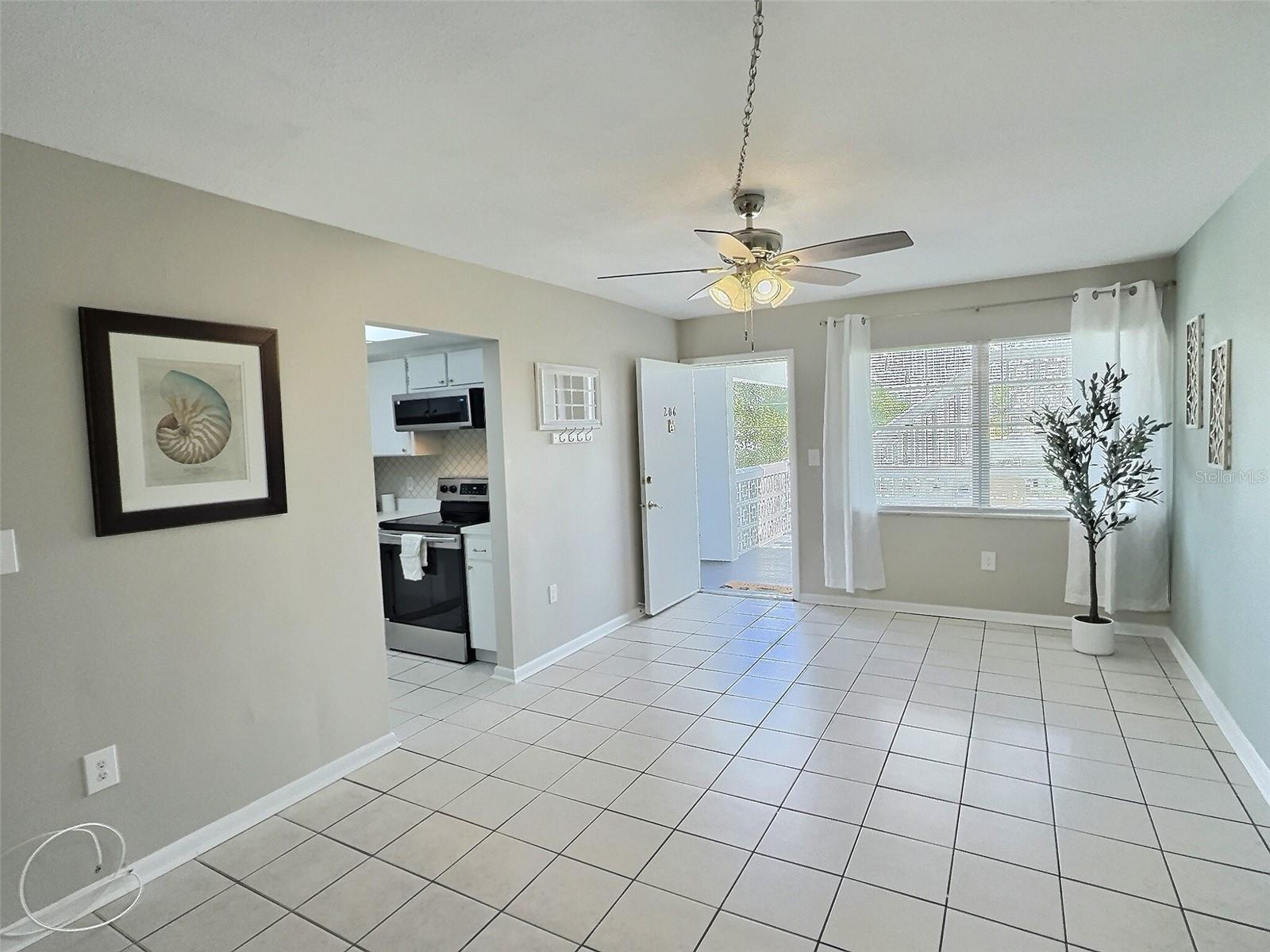 Image 3 of 35 For 1001 77th Avenue N 206
