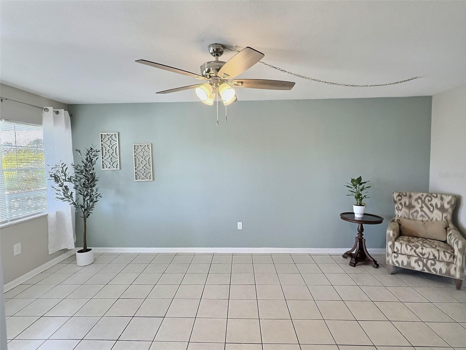 Image 4 of 35 For 1001 77th Avenue N 206