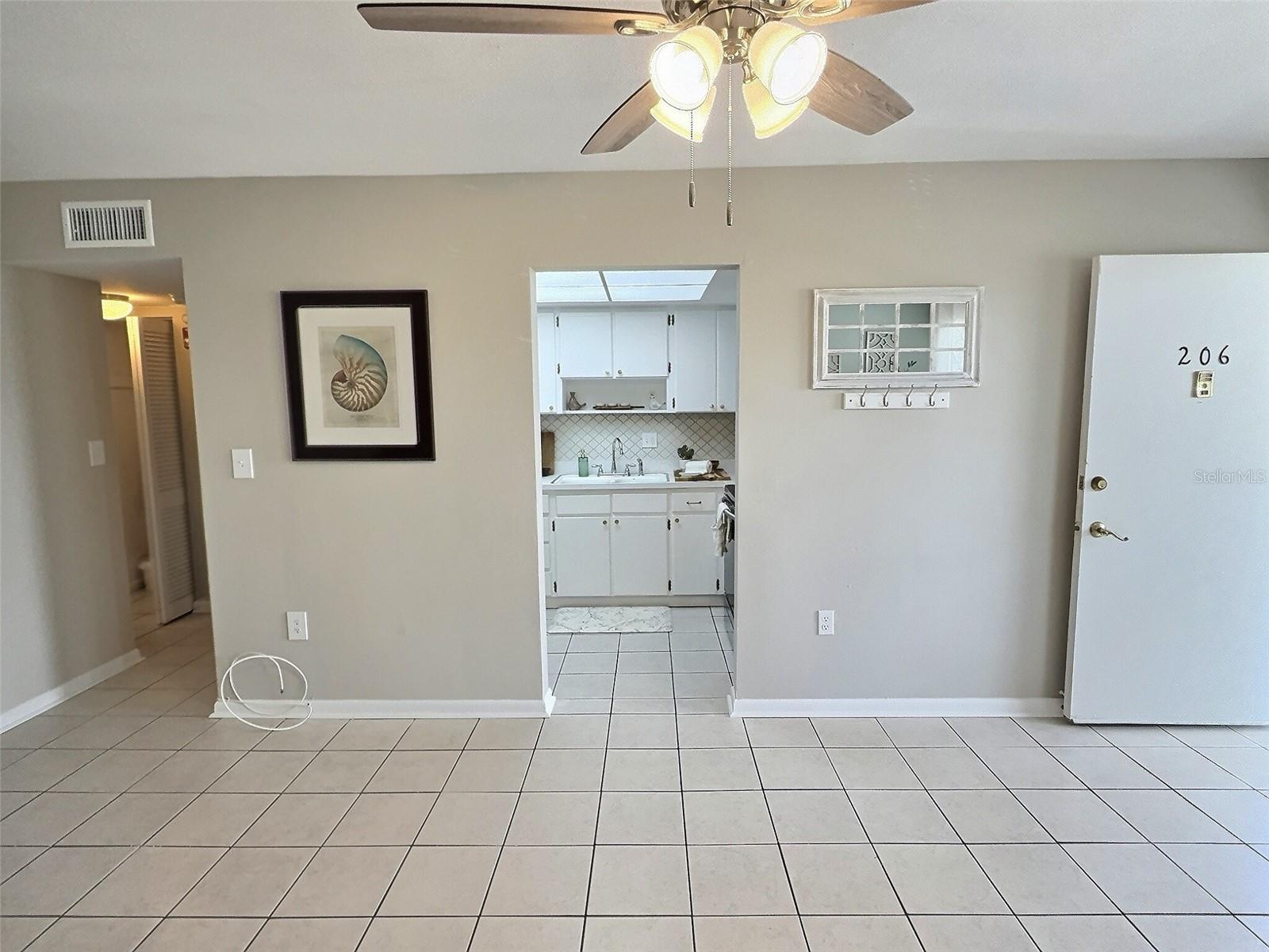 Image 5 of 35 For 1001 77th Avenue N 206