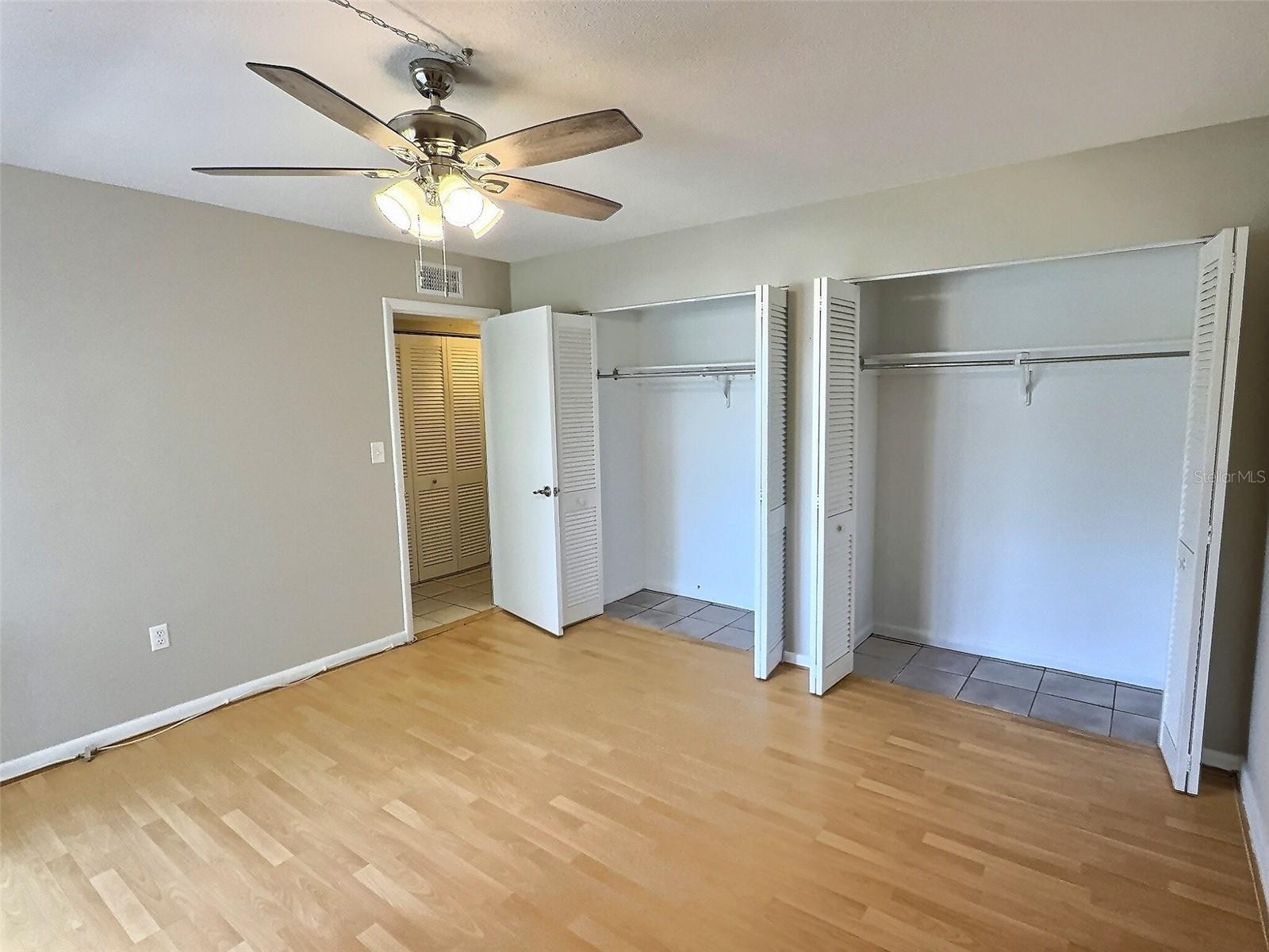 Image 8 of 35 For 1001 77th Avenue N 206