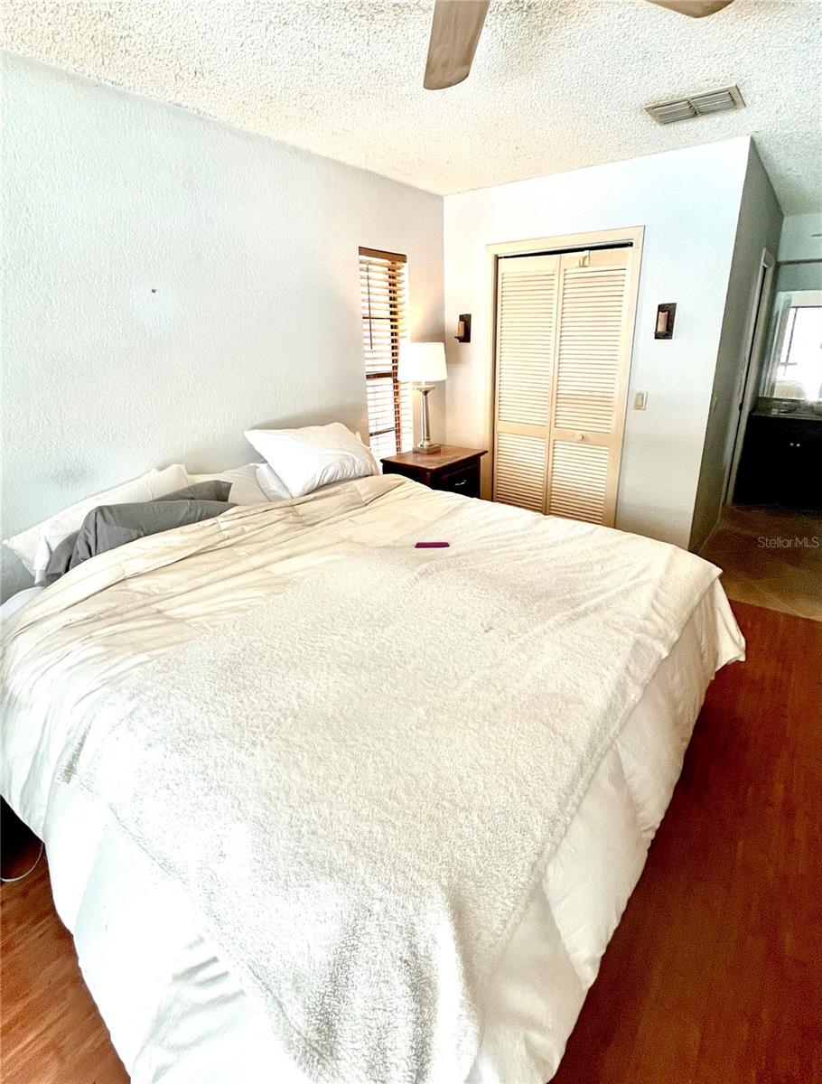 Listing photo id 9 for 11272 Portsmouth Street
